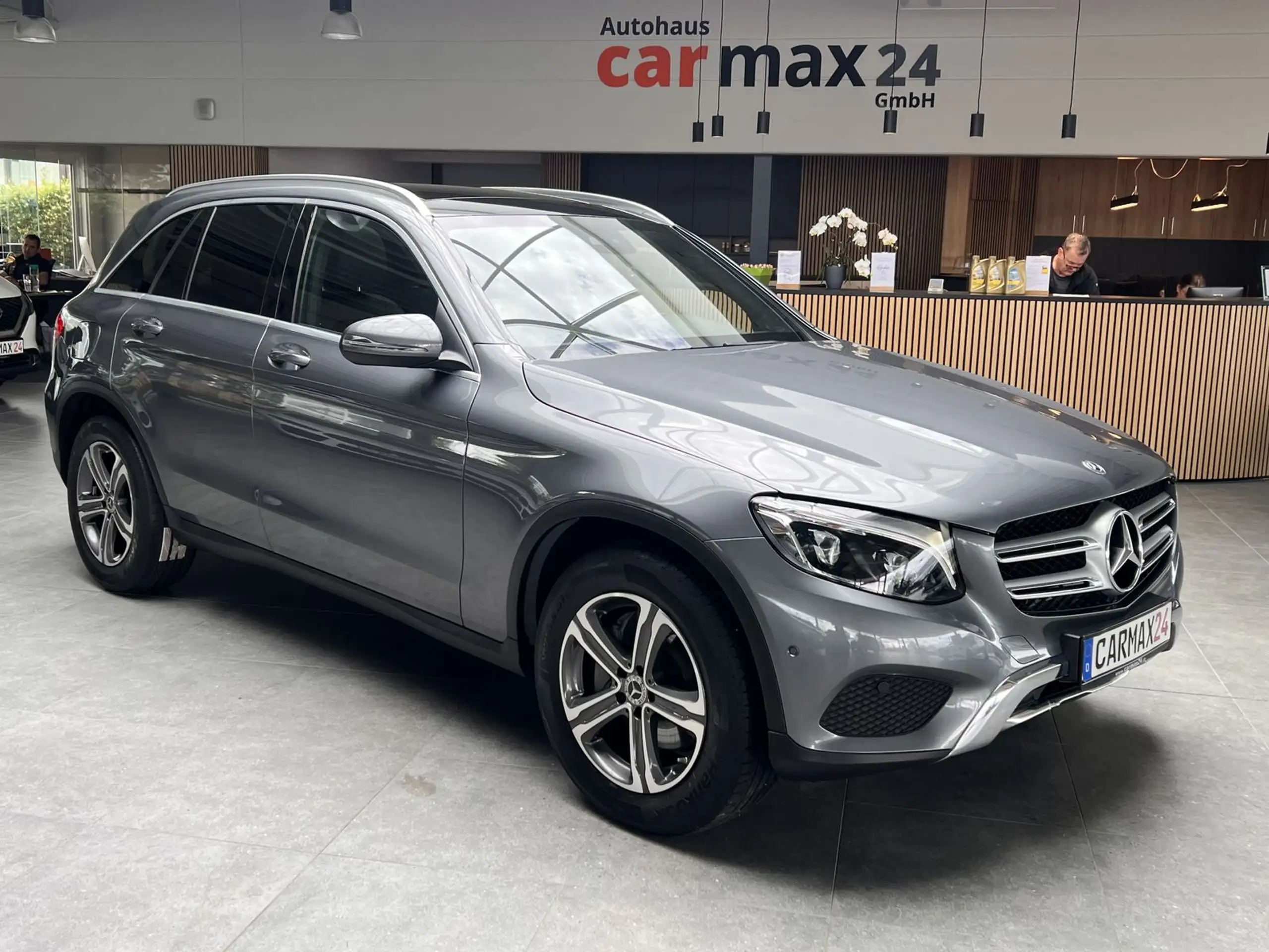 Mercedes-Benz - GLC 250