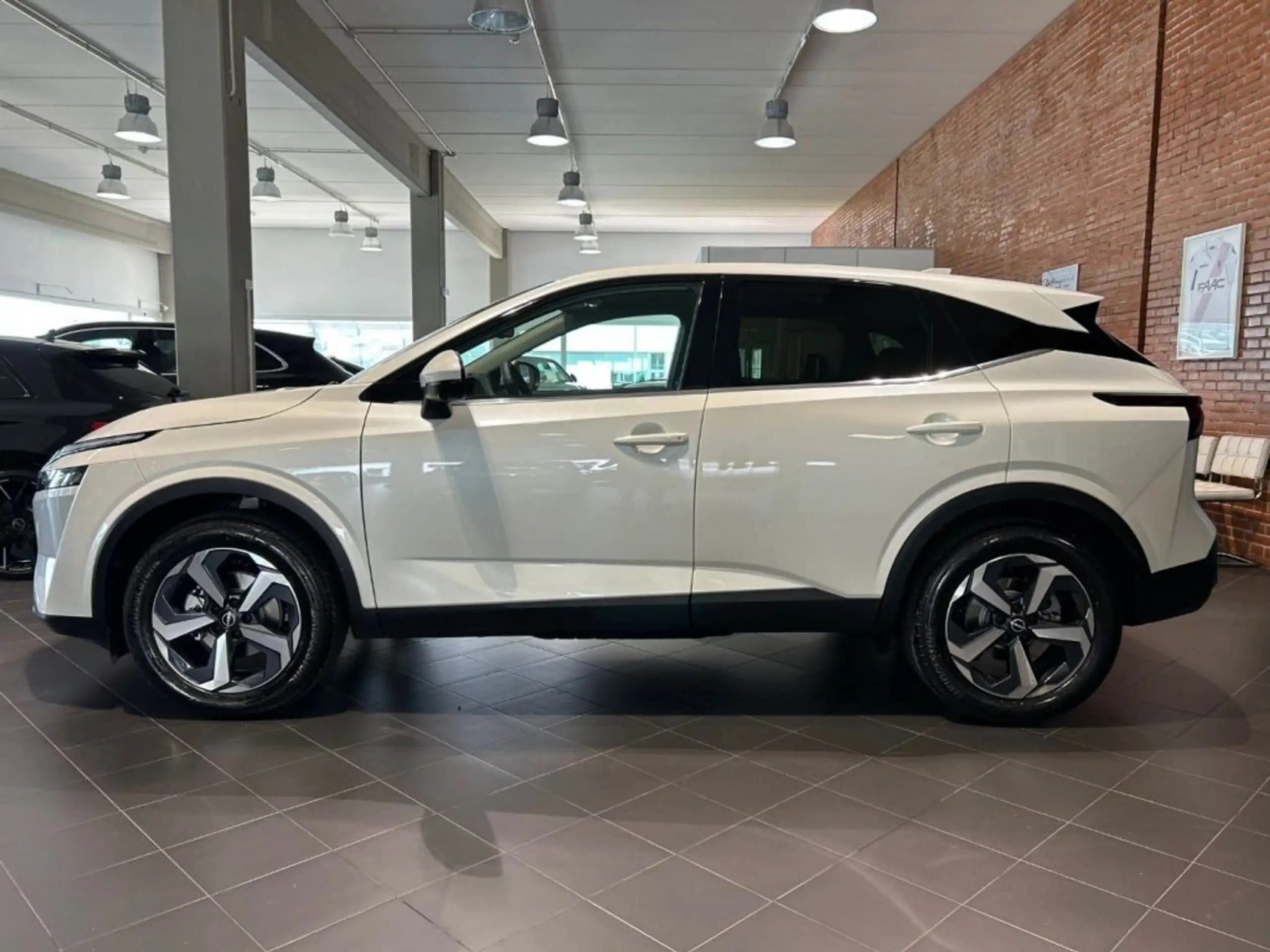 Nissan - Qashqai