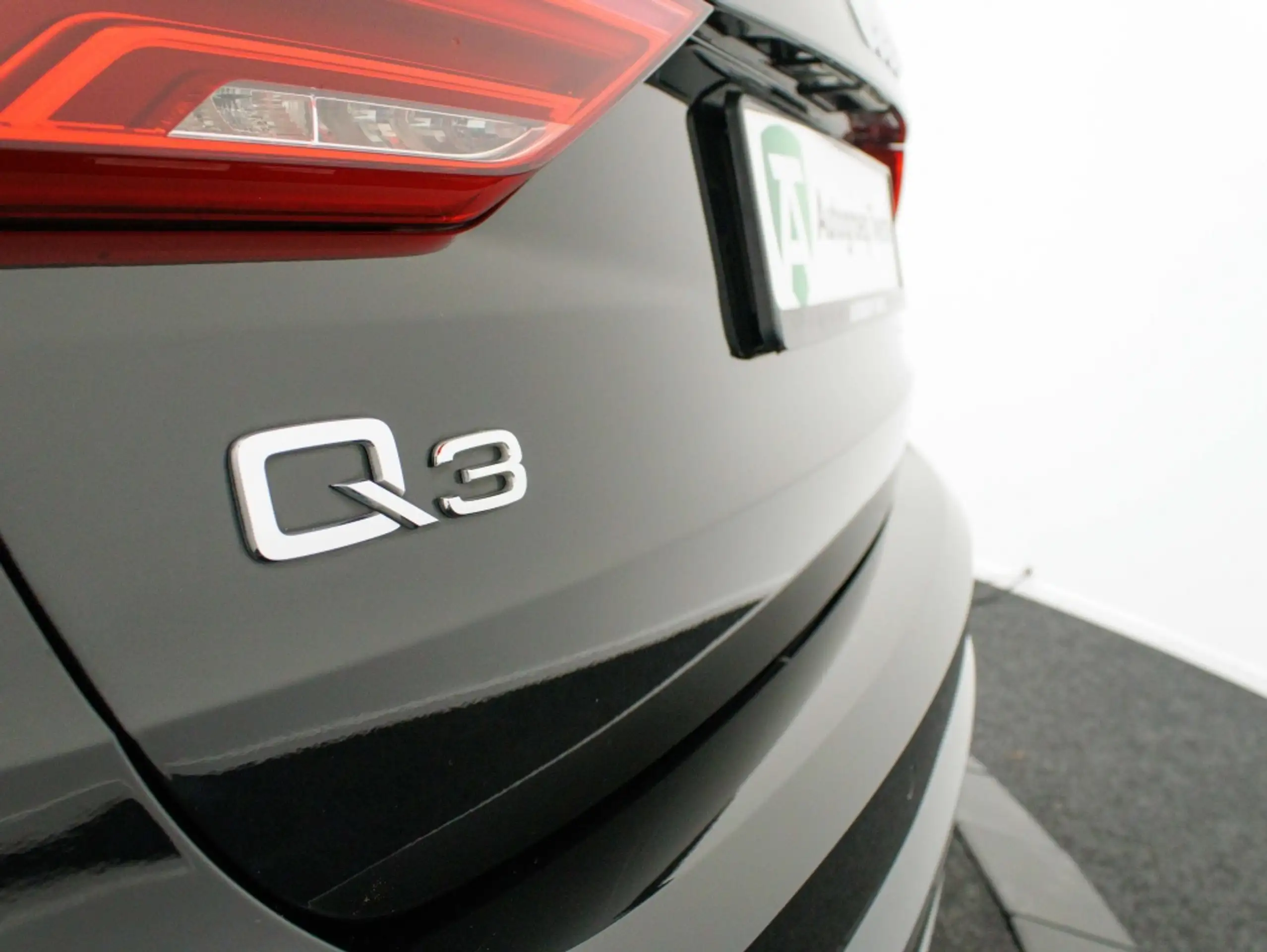 Audi - Q3