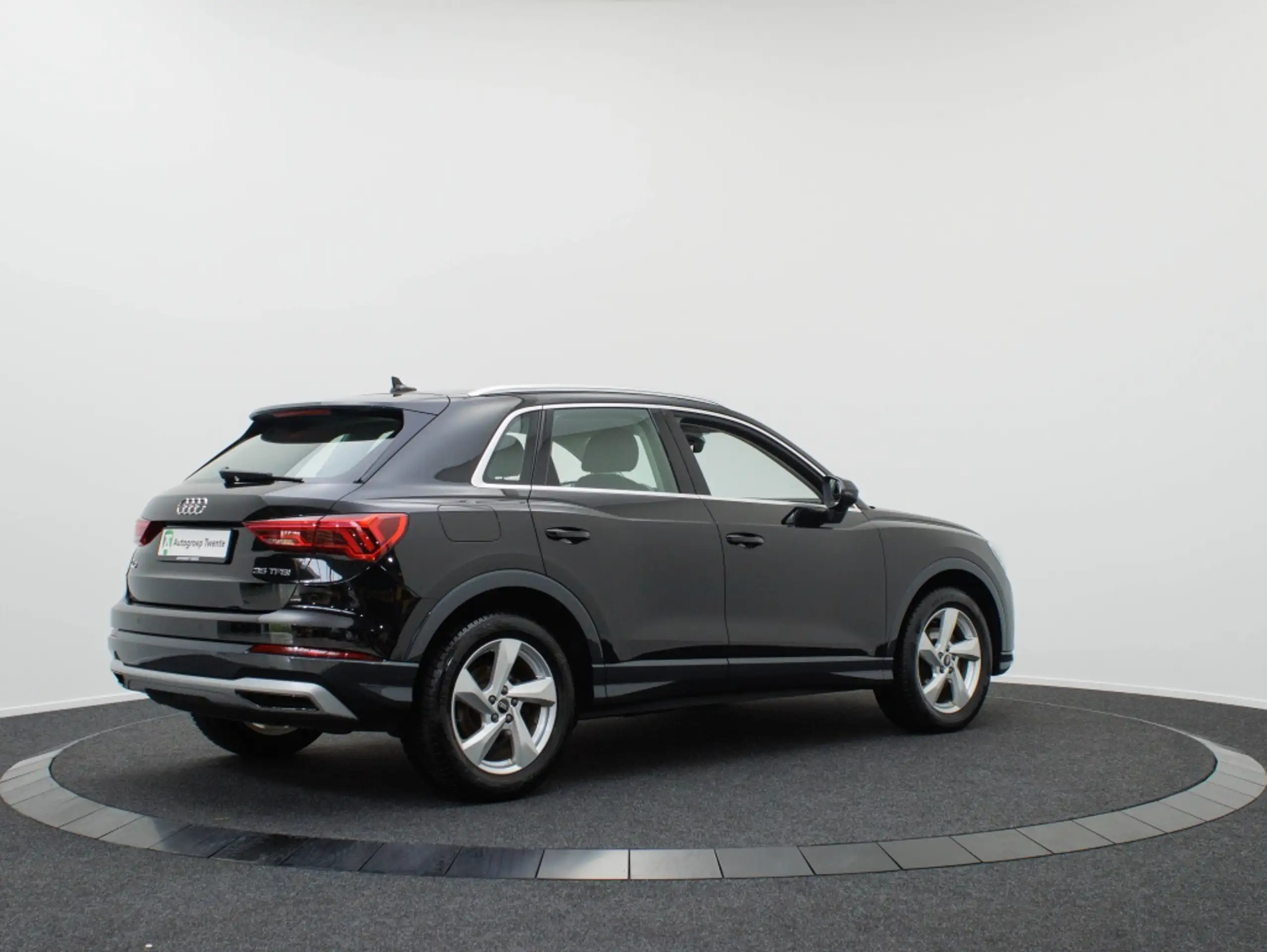 Audi - Q3