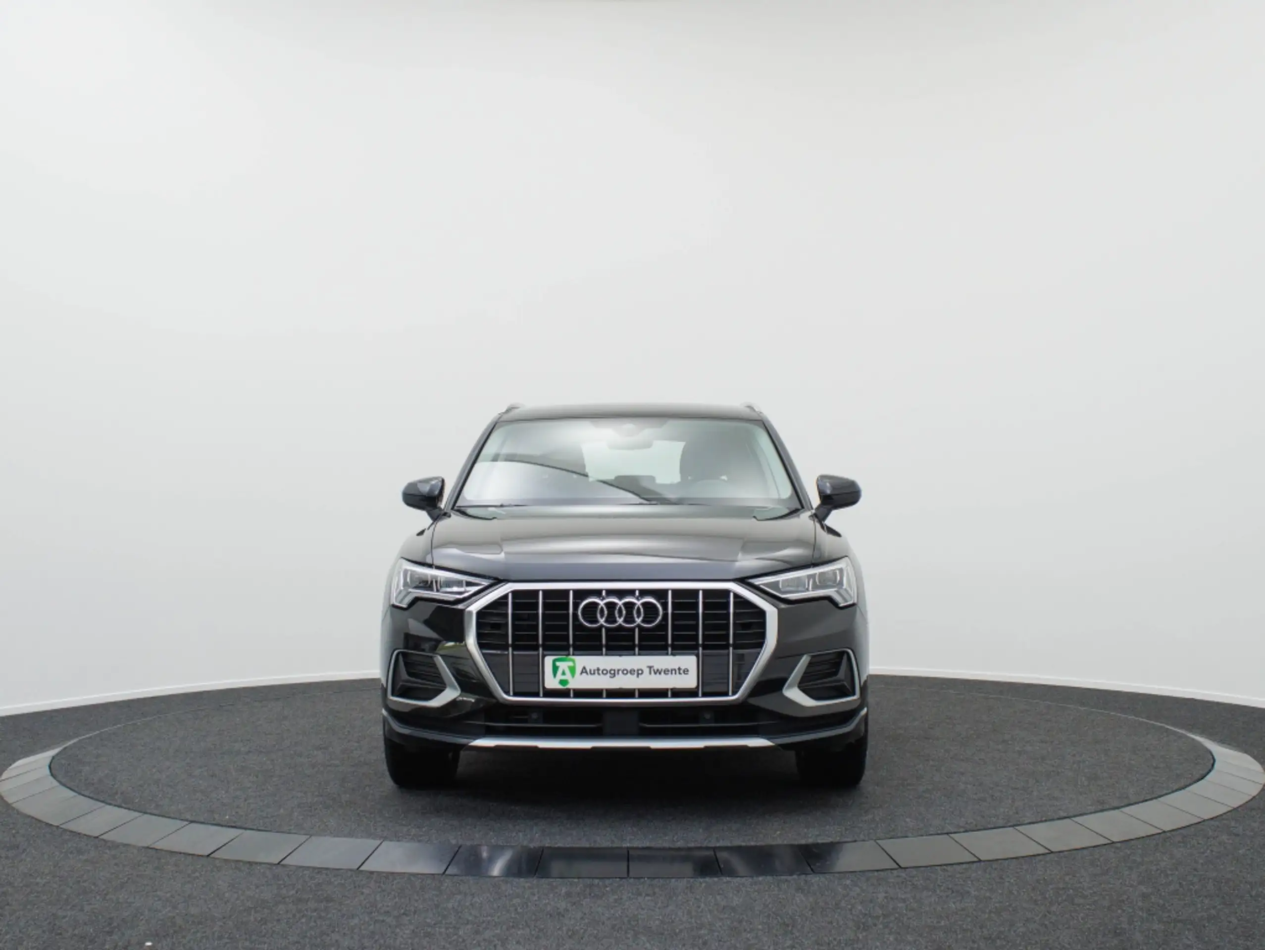 Audi - Q3