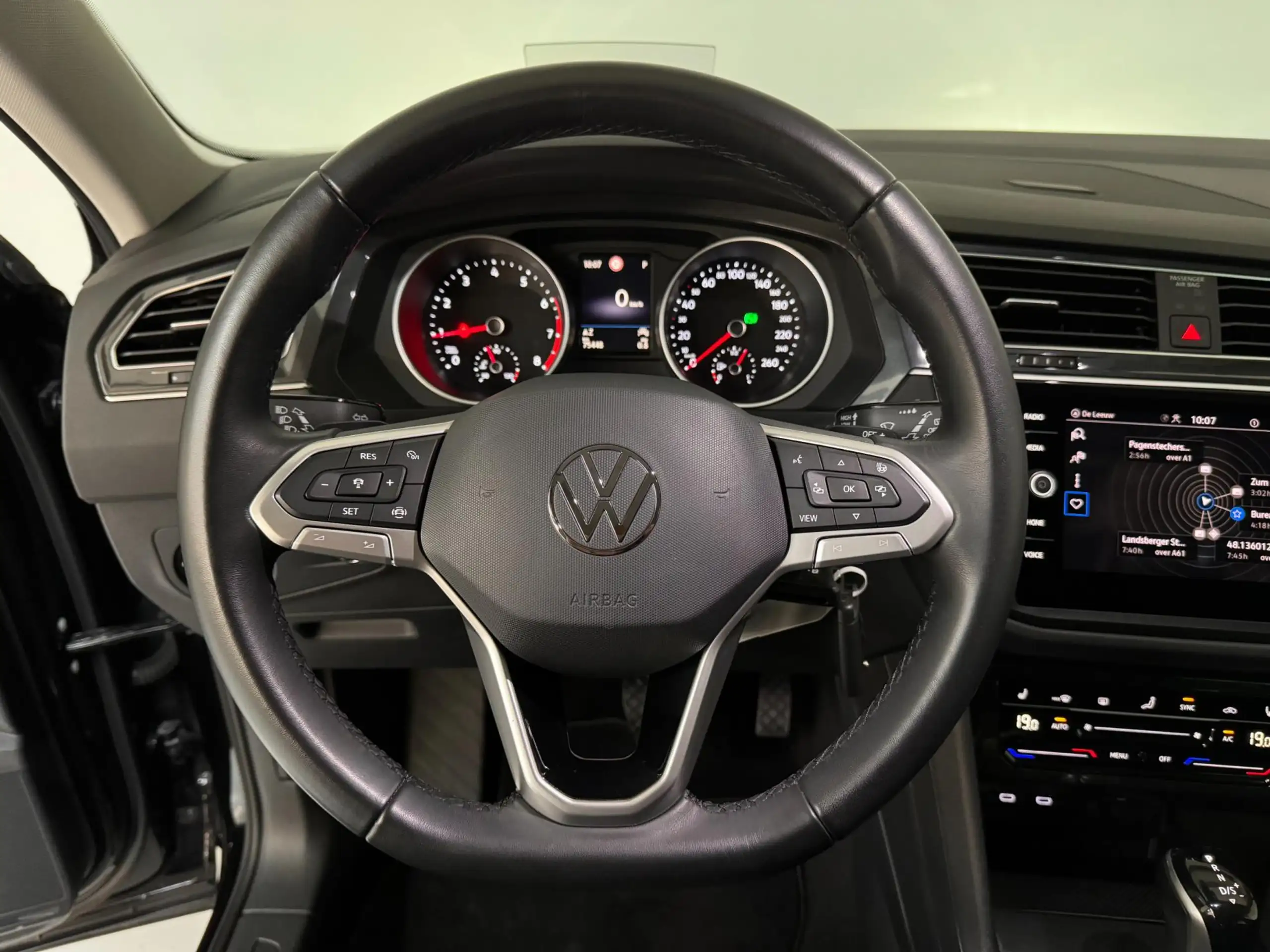 Volkswagen - Tiguan