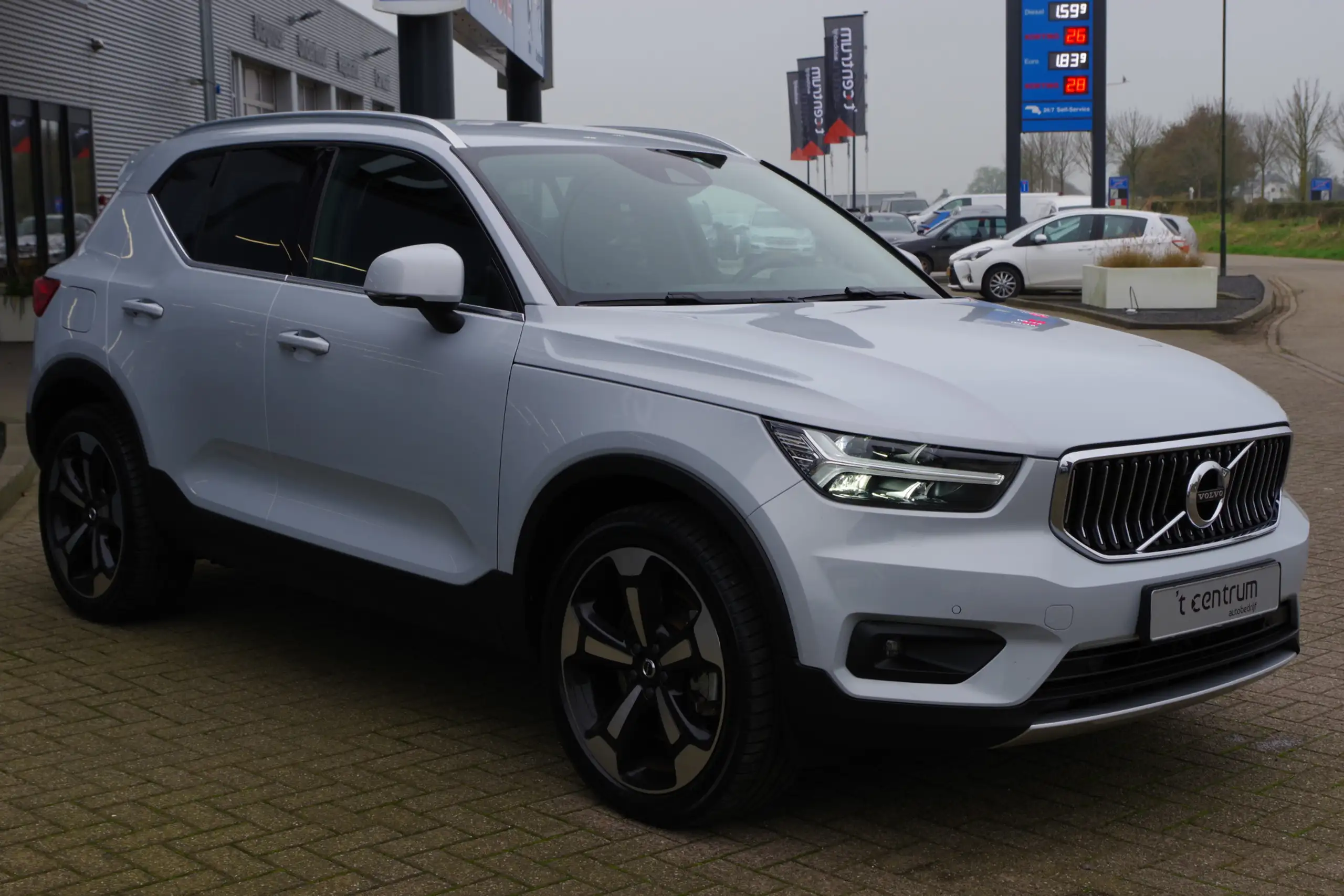 Volvo - XC40