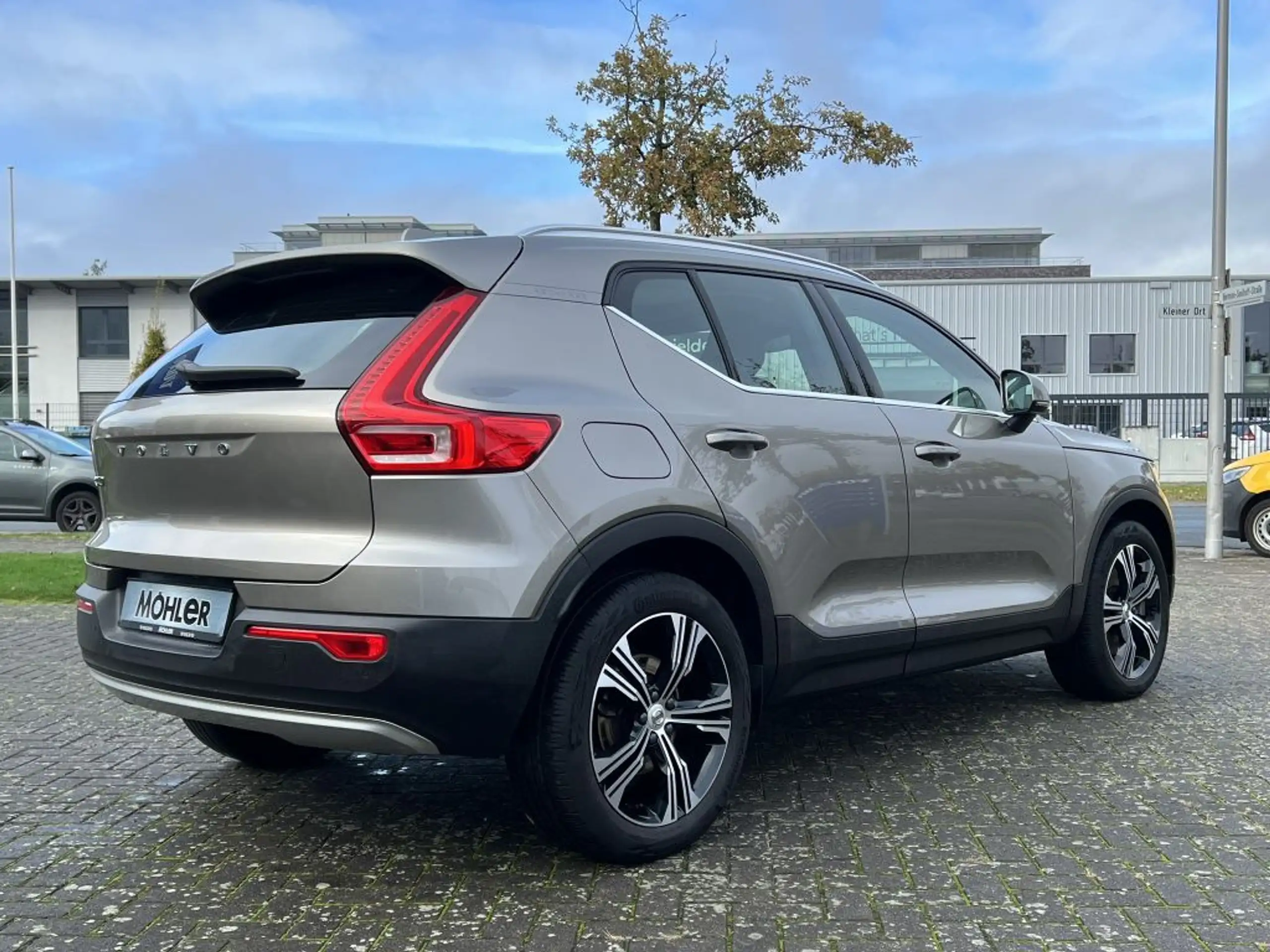 Volvo - XC40