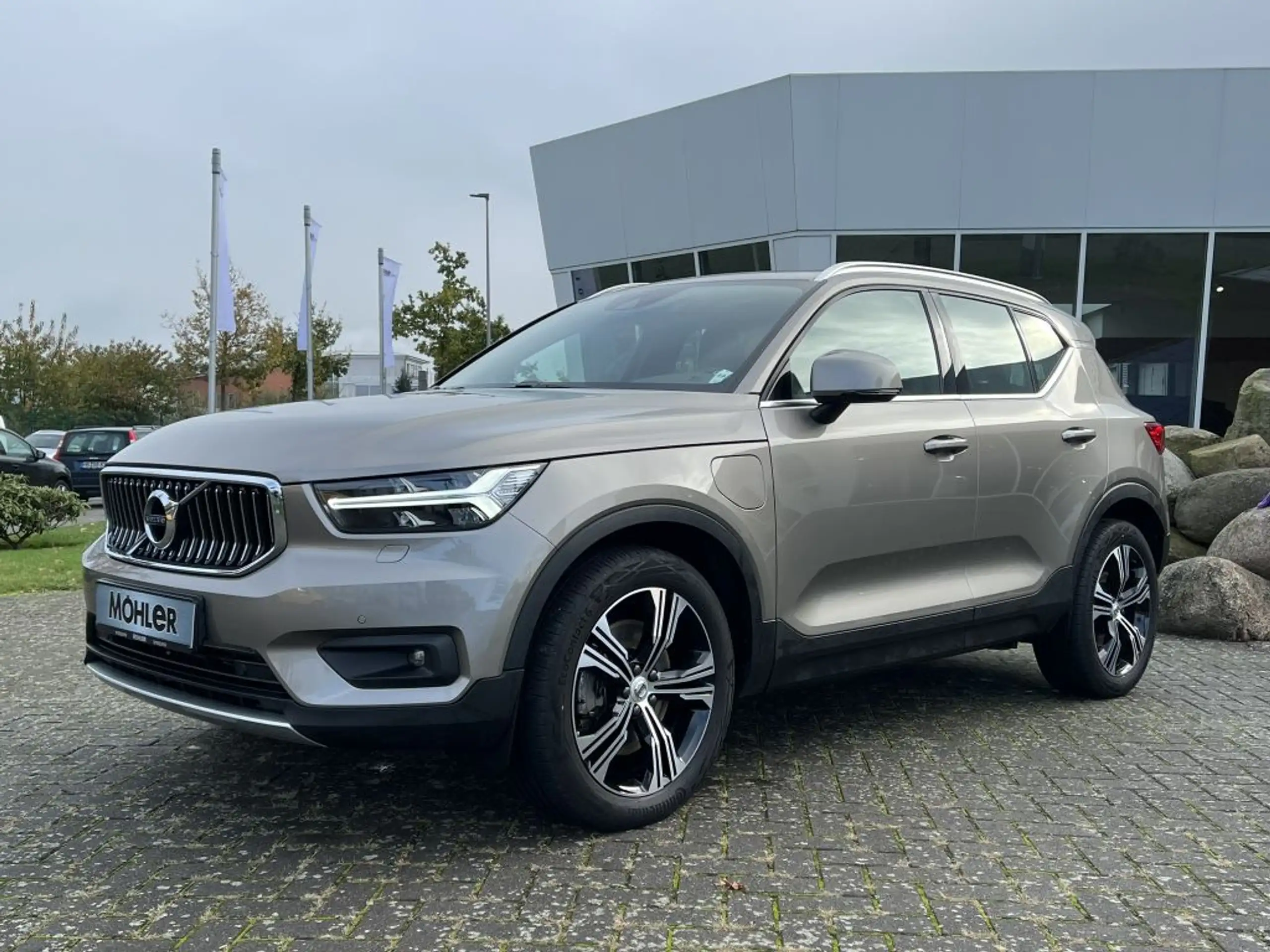 Volvo - XC40