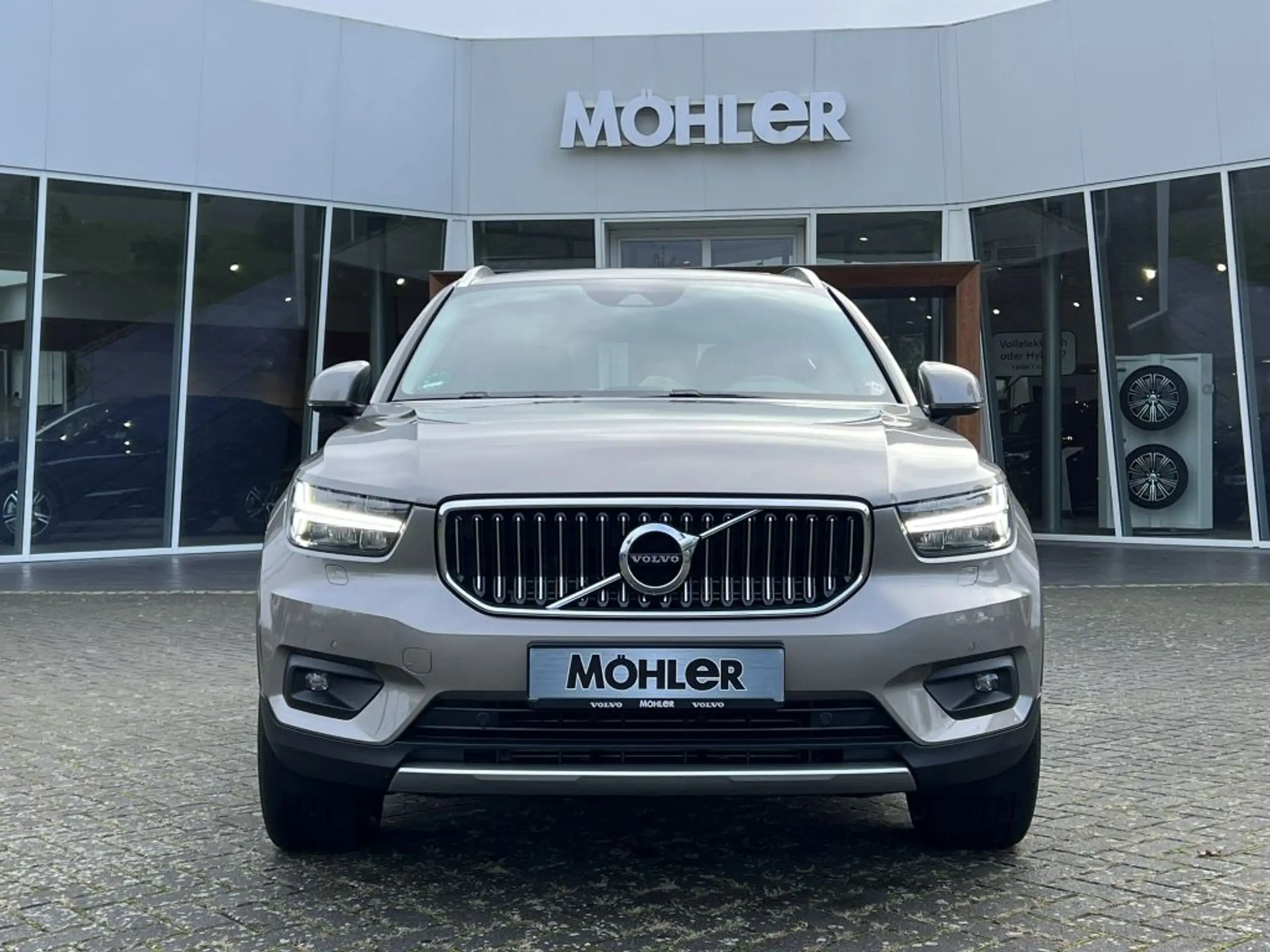 Volvo - XC40