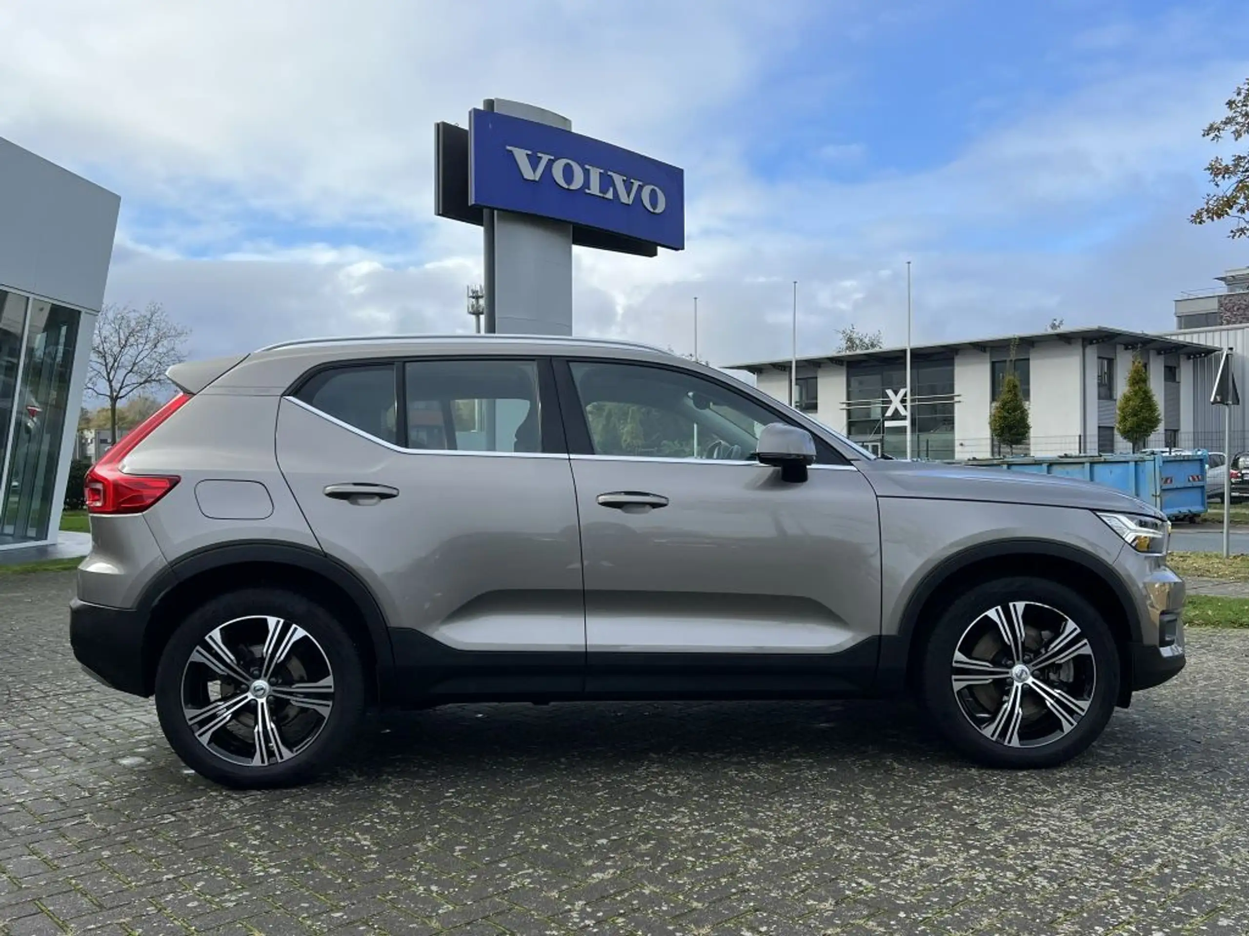 Volvo - XC40