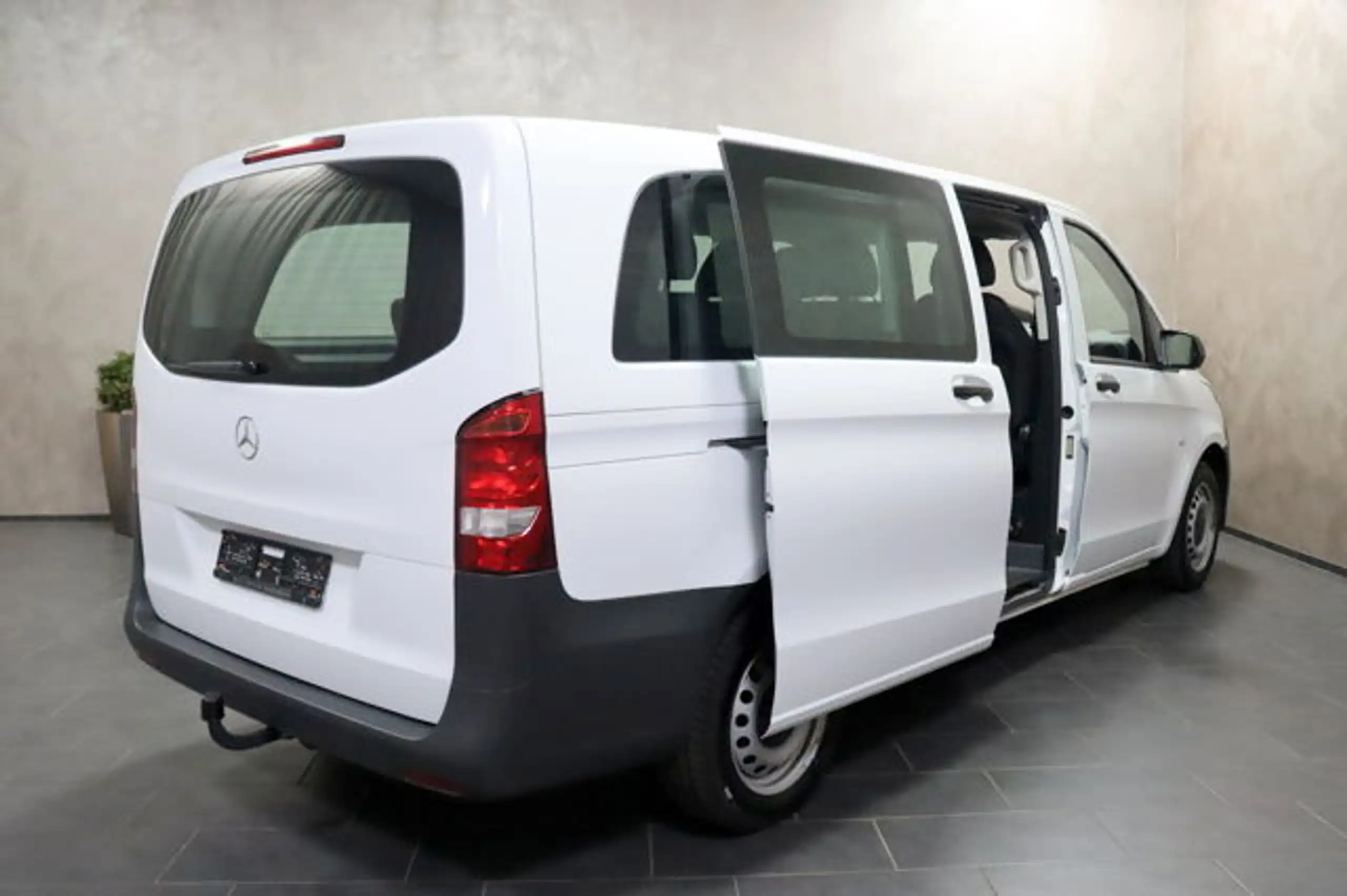 Mercedes-Benz - Vito