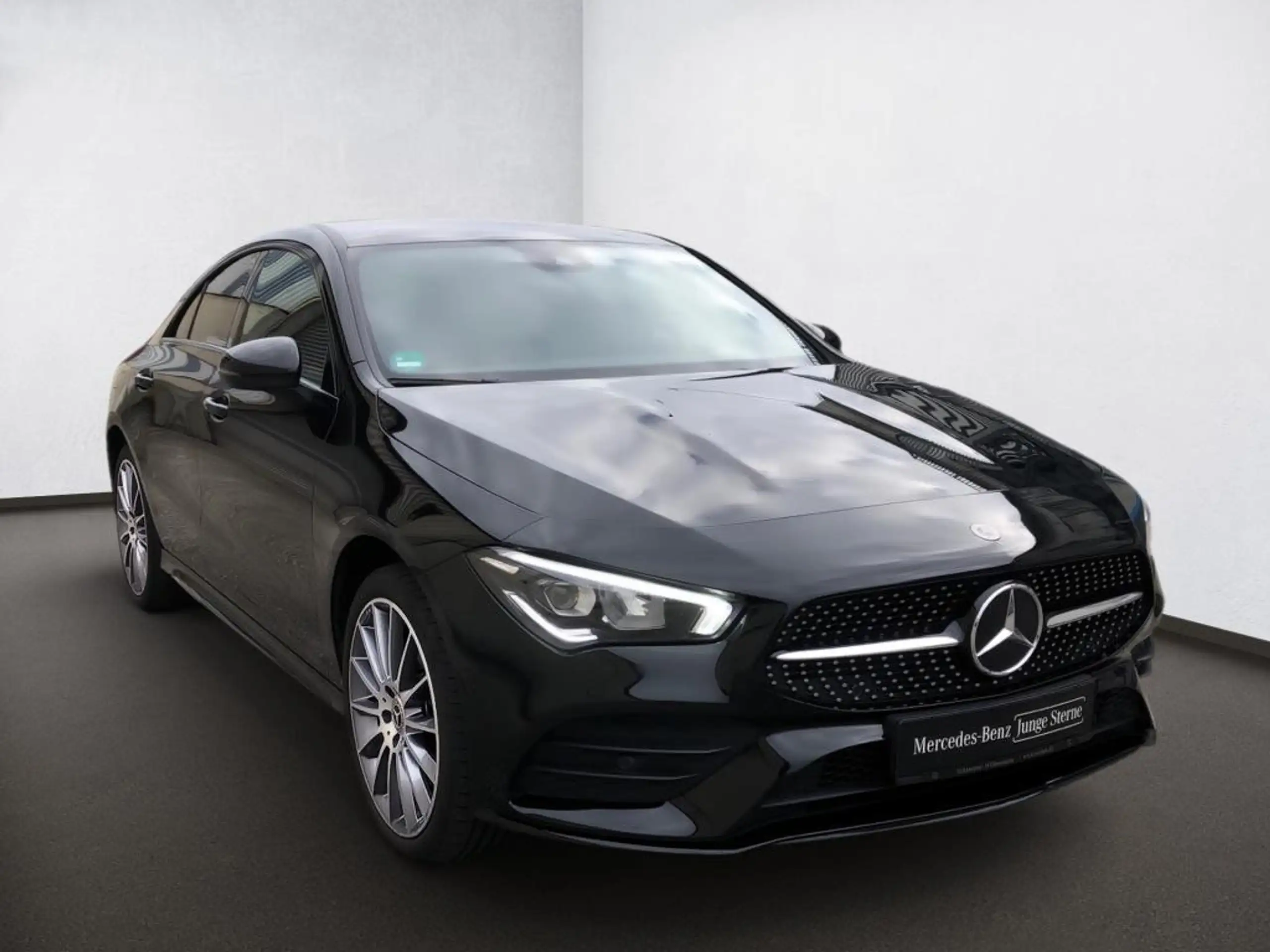 Mercedes-Benz - CLA 250