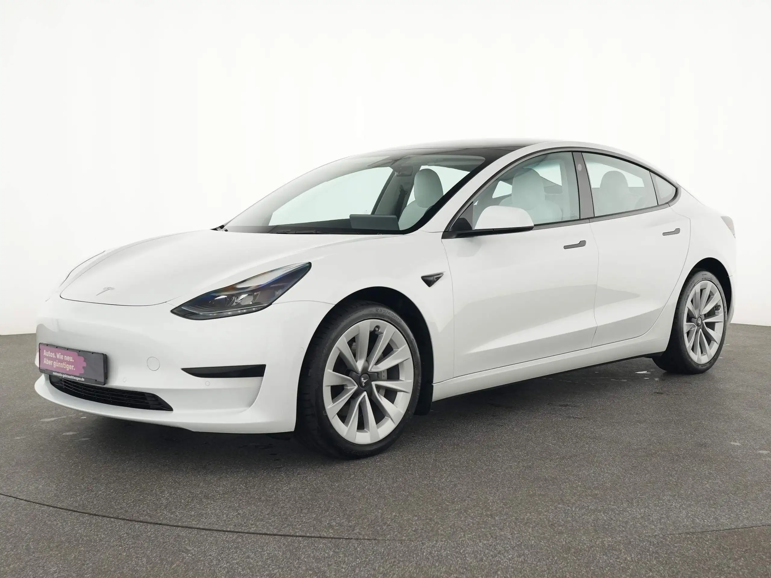 Tesla - Model 3