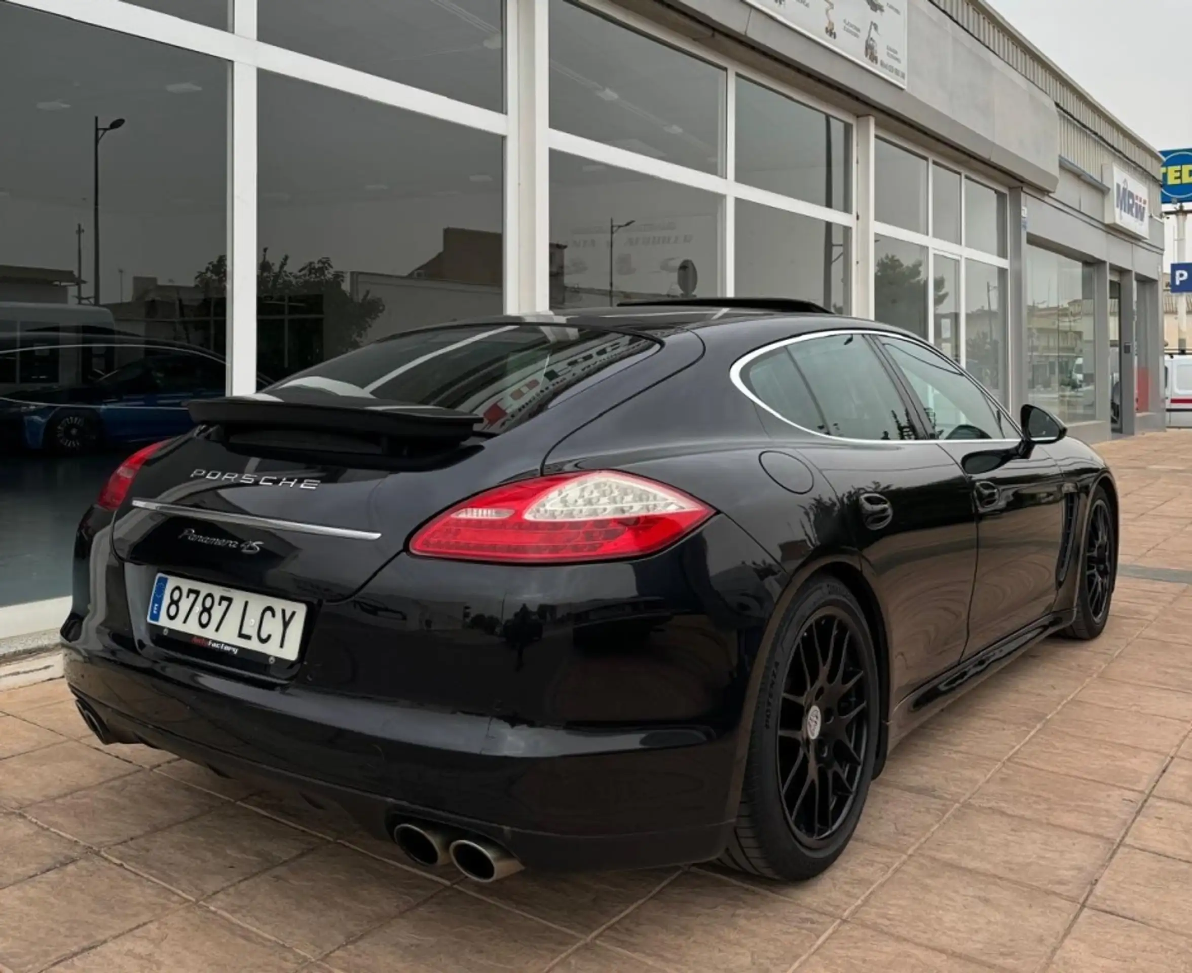 Porsche - Panamera