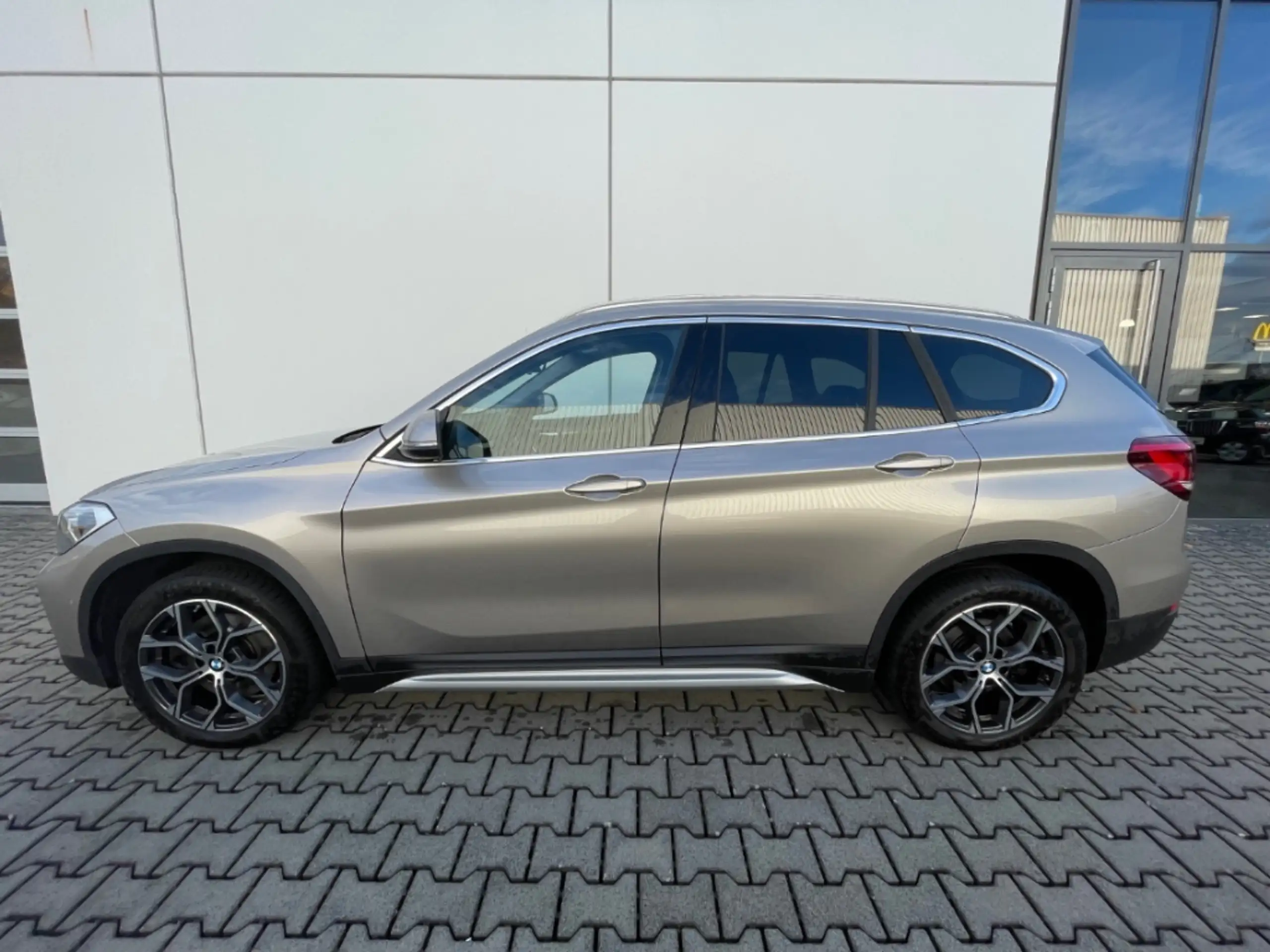 BMW - X1