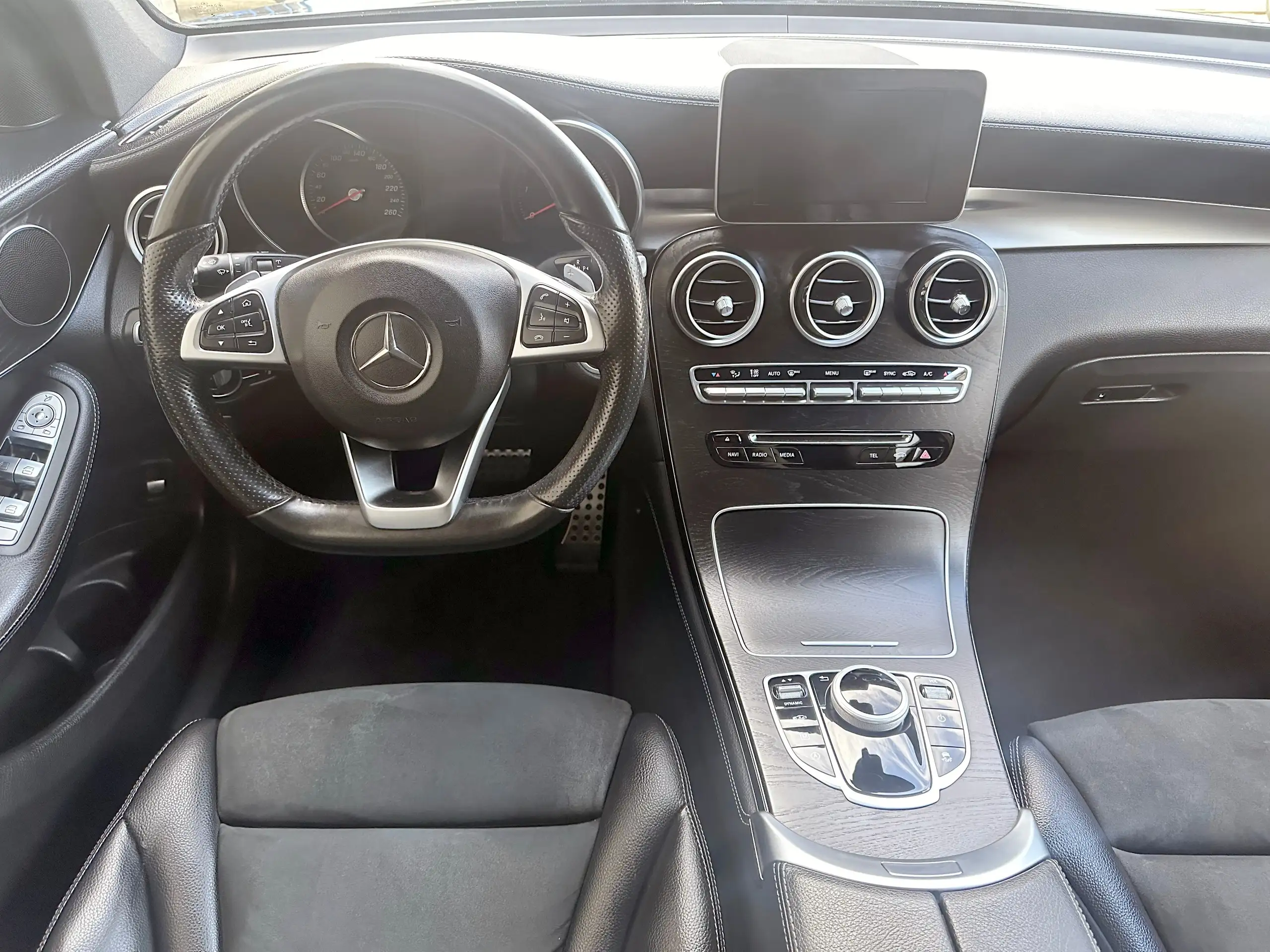 Mercedes-Benz - GLC 250