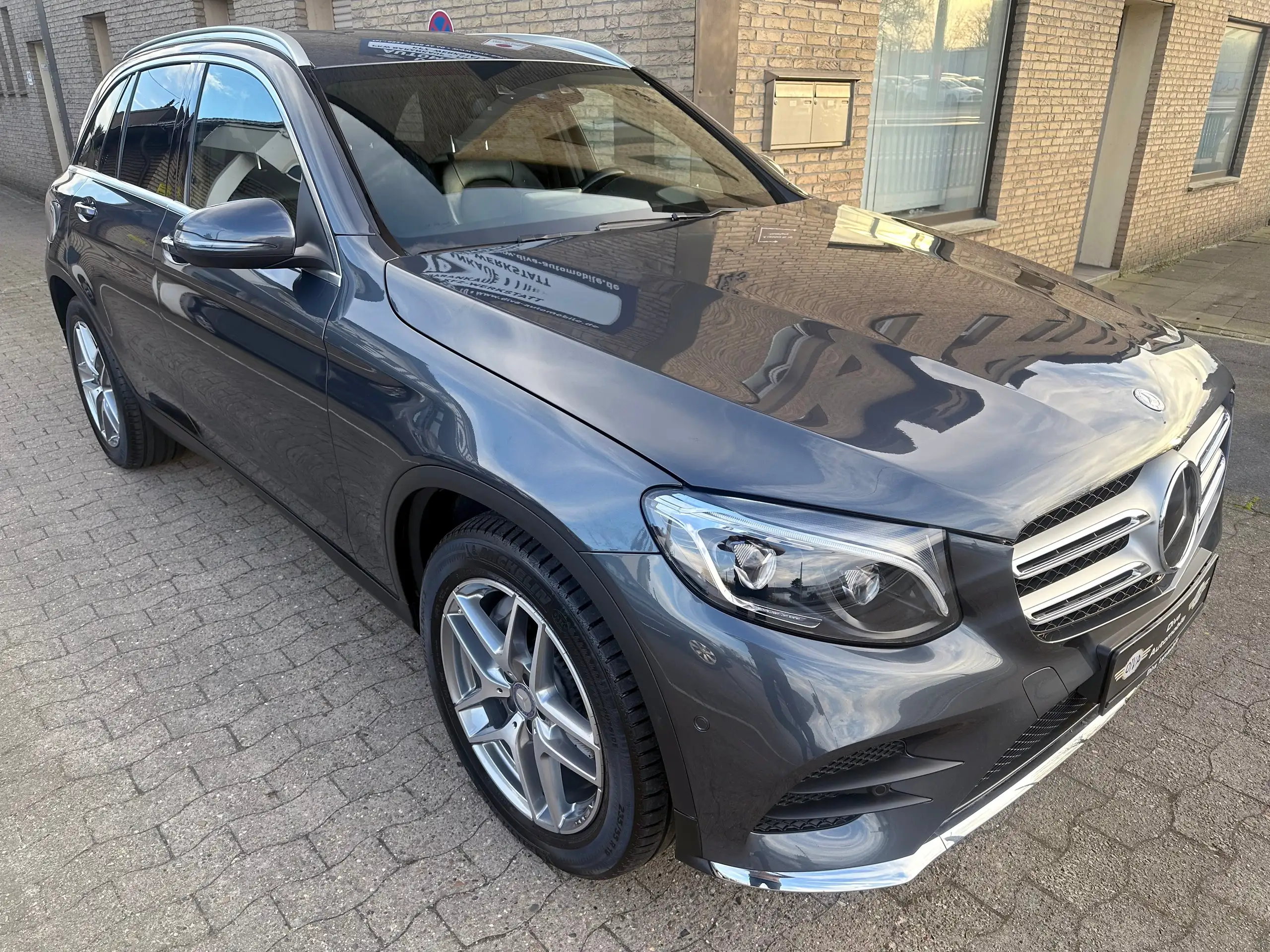 Mercedes-Benz - GLC 250