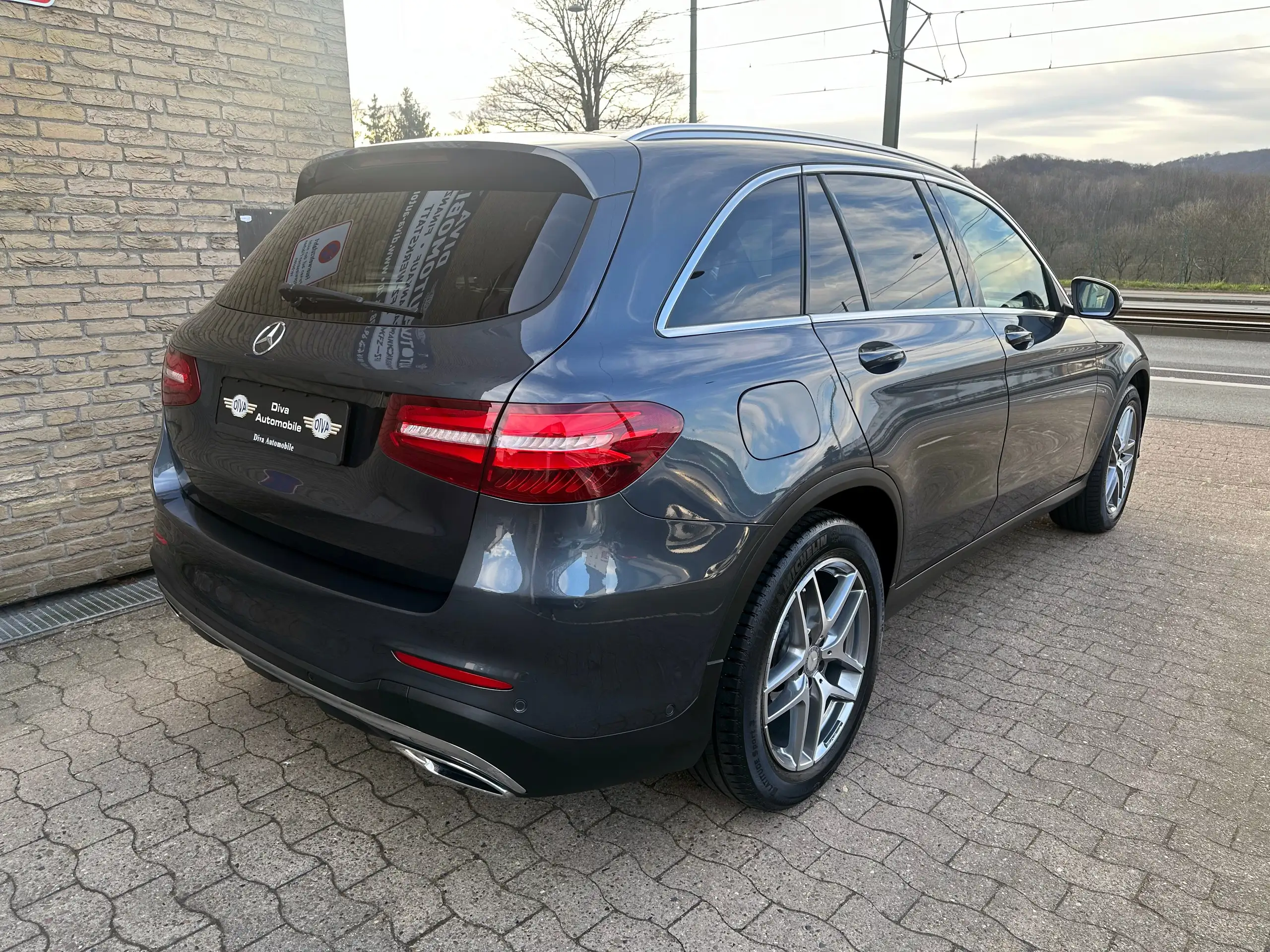 Mercedes-Benz - GLC 250