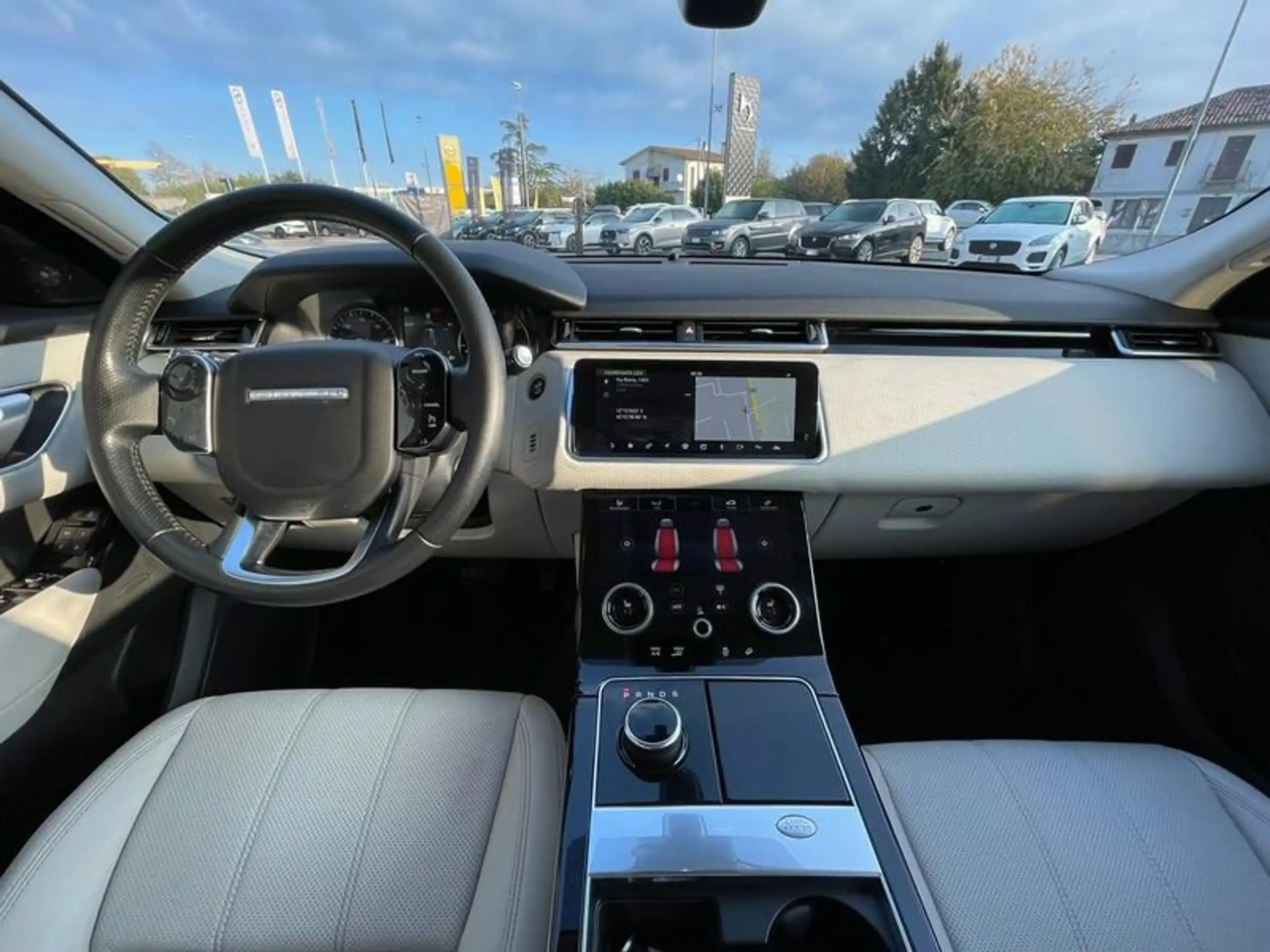 Land Rover - Range Rover Velar