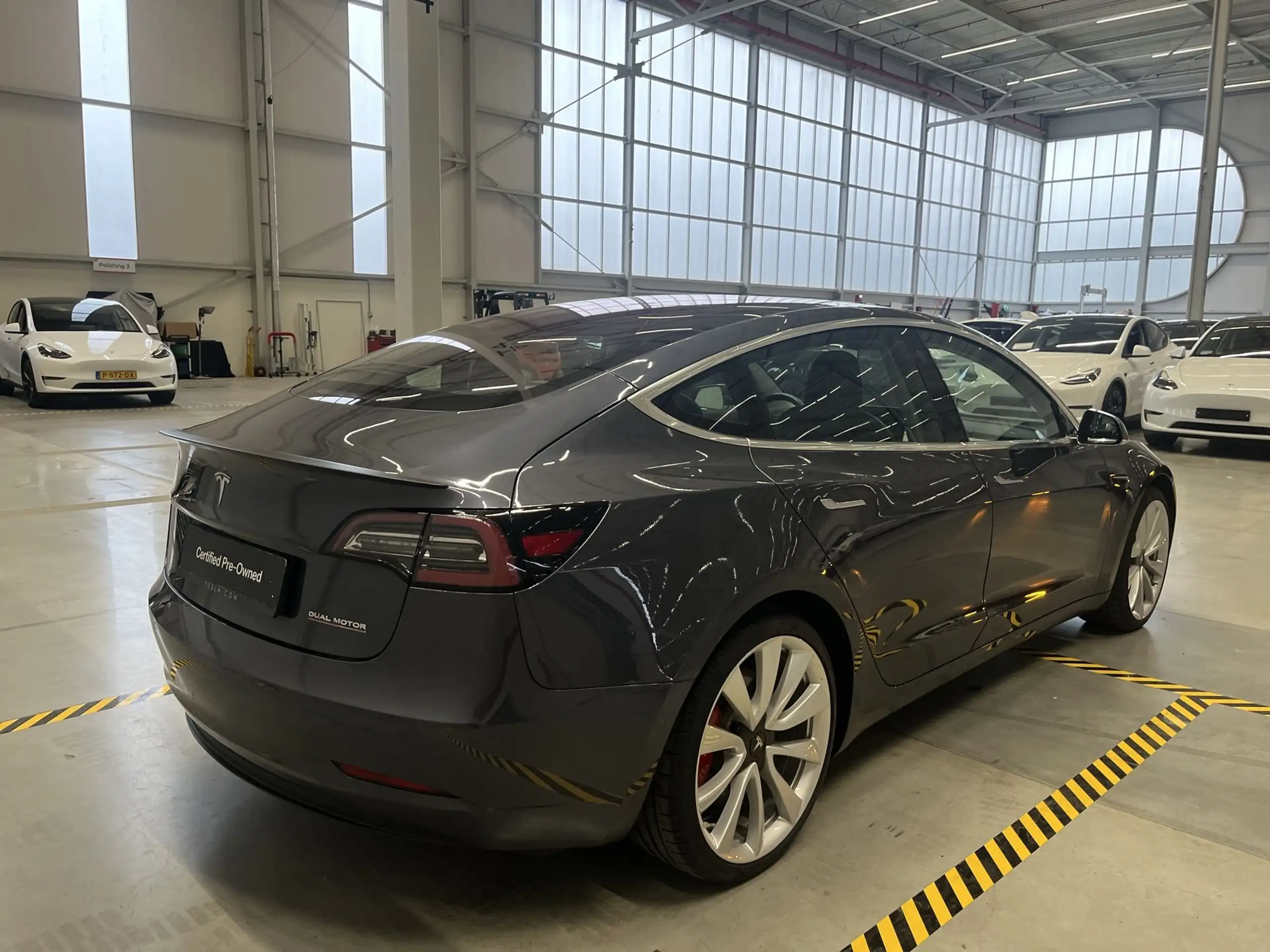 Tesla - Model 3