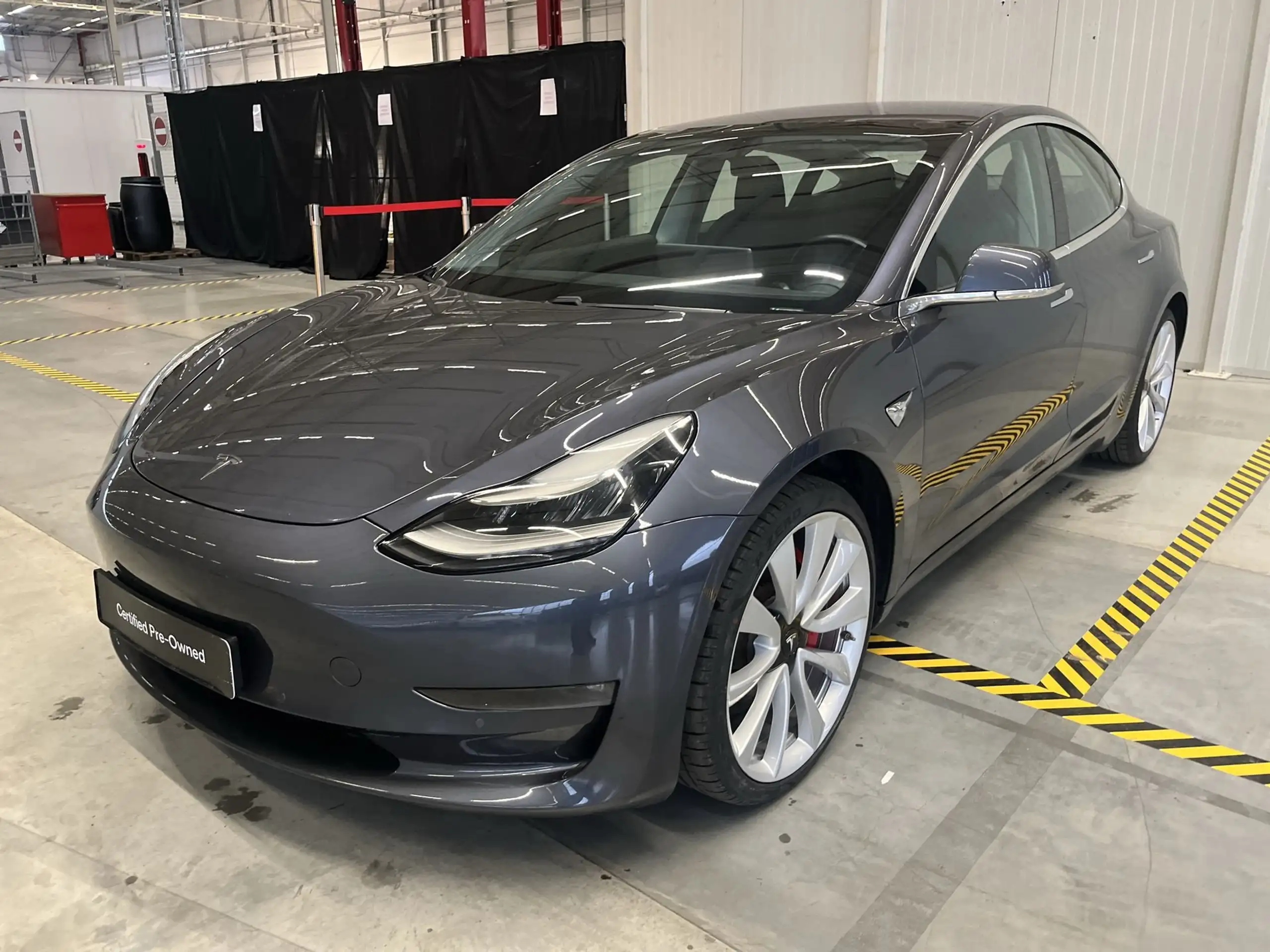 Tesla - Model 3