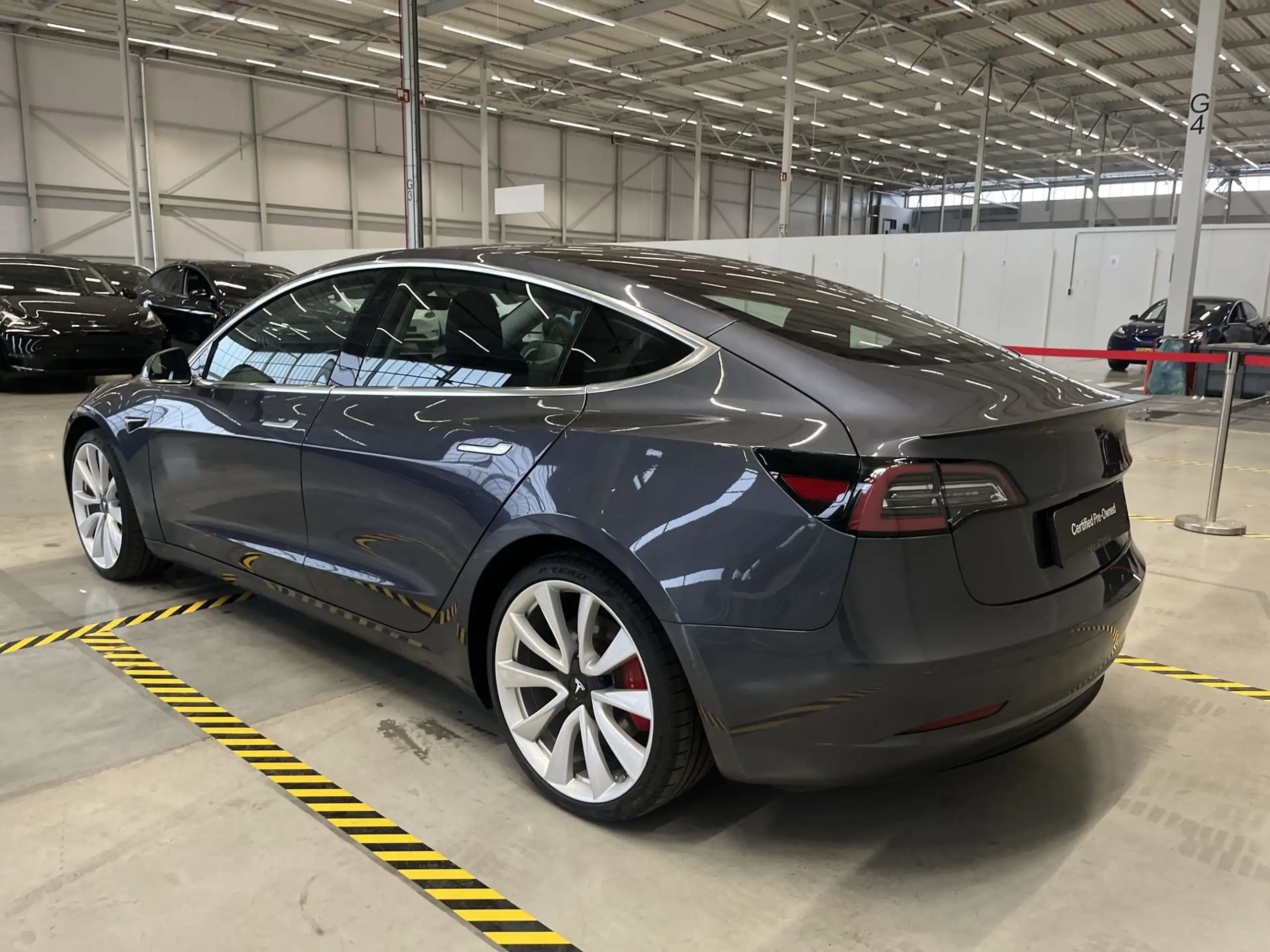 Tesla - Model 3