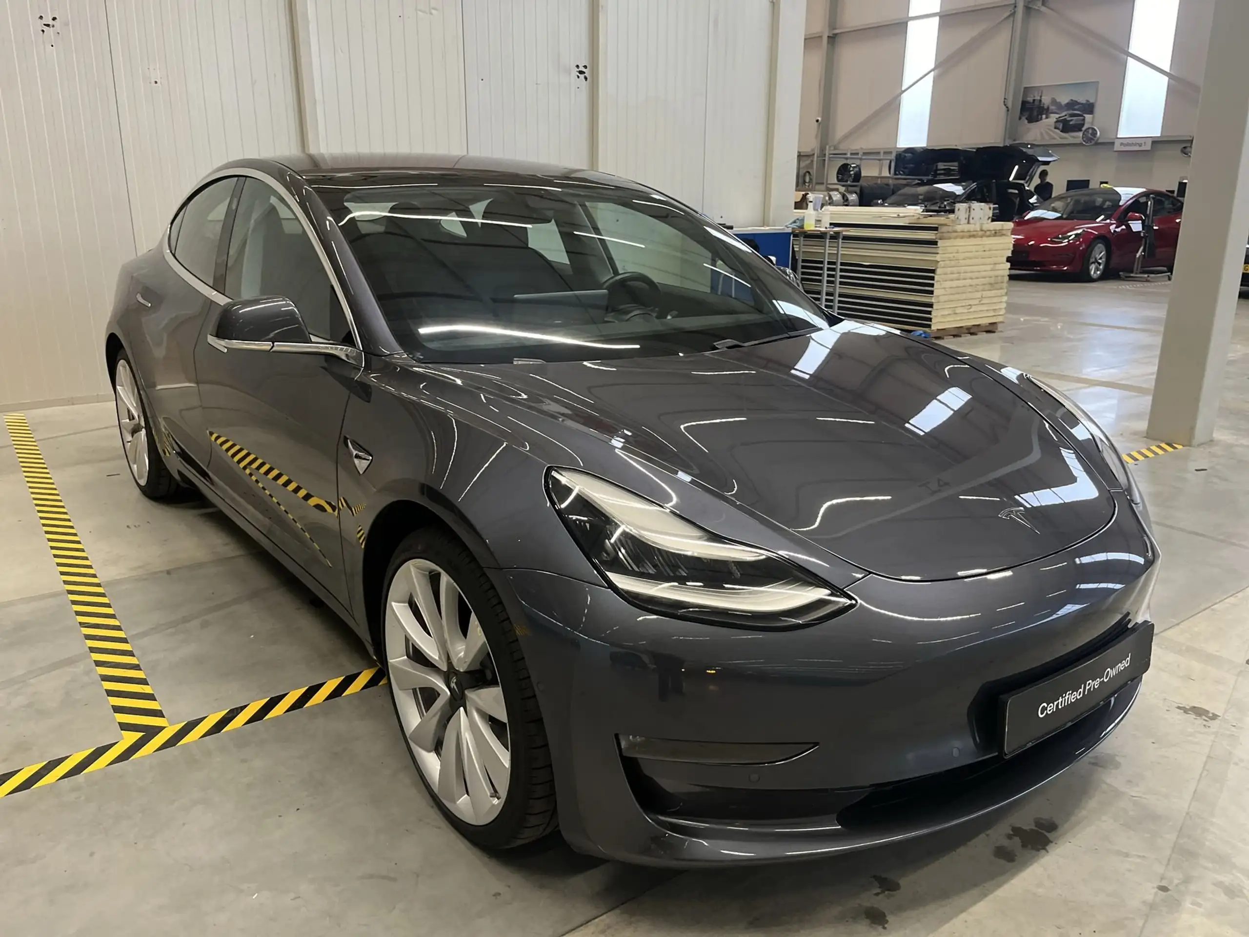 Tesla - Model 3