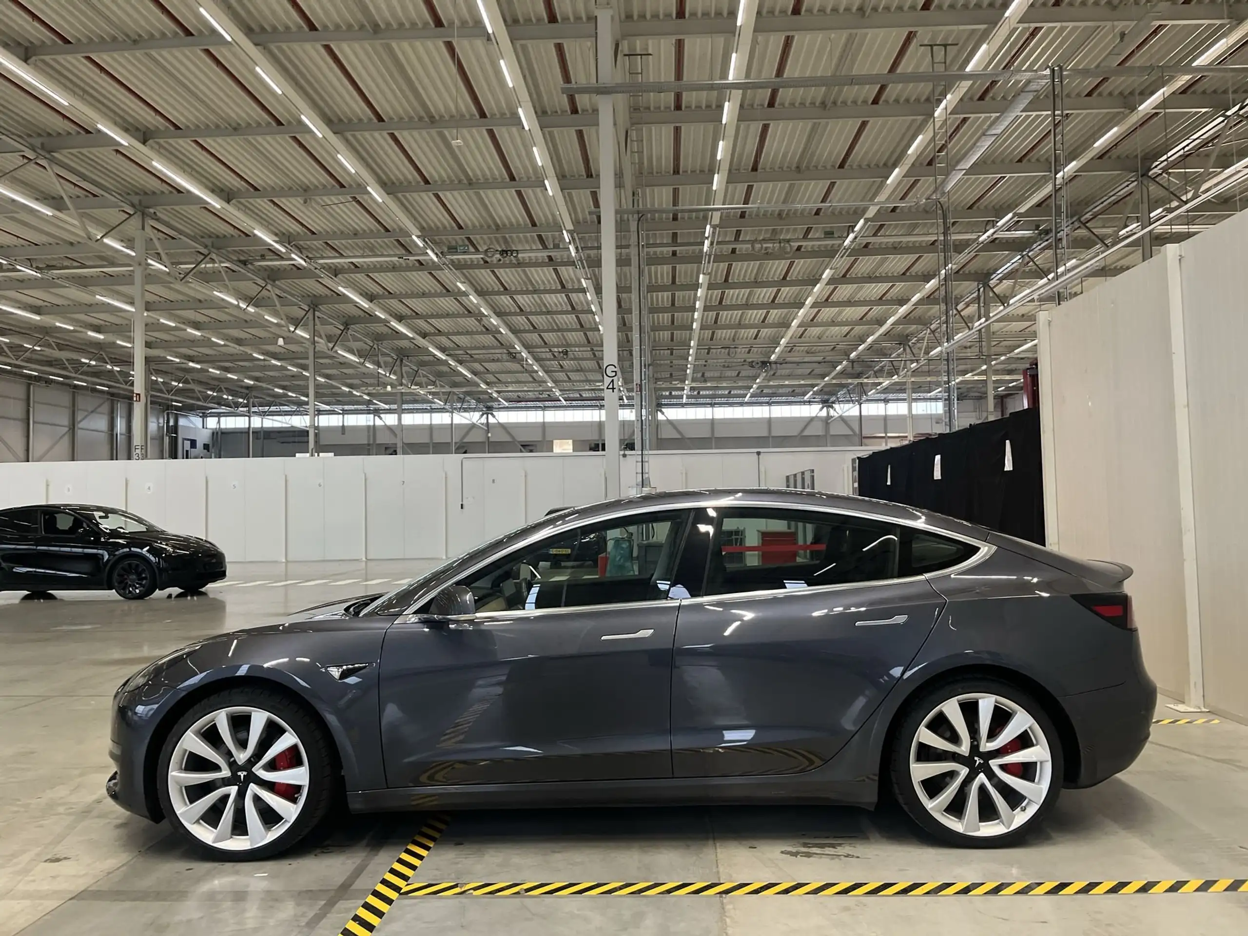 Tesla - Model 3