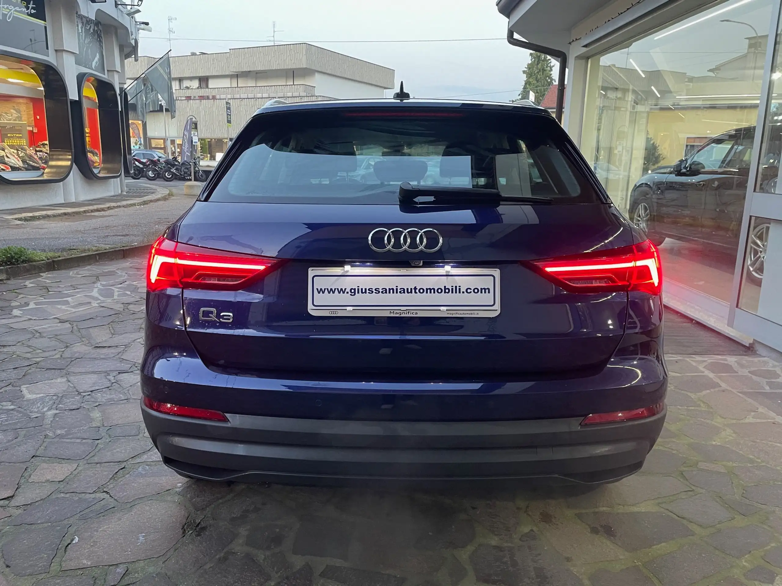 Audi - Q3