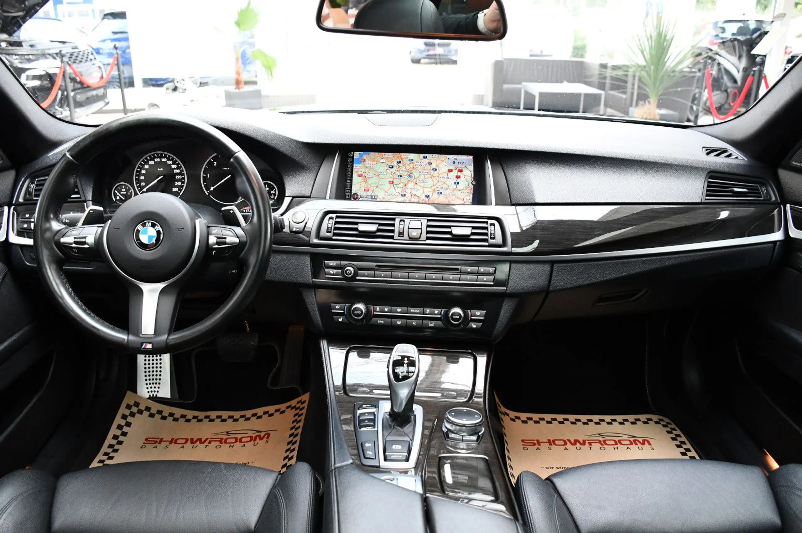 BMW - 530