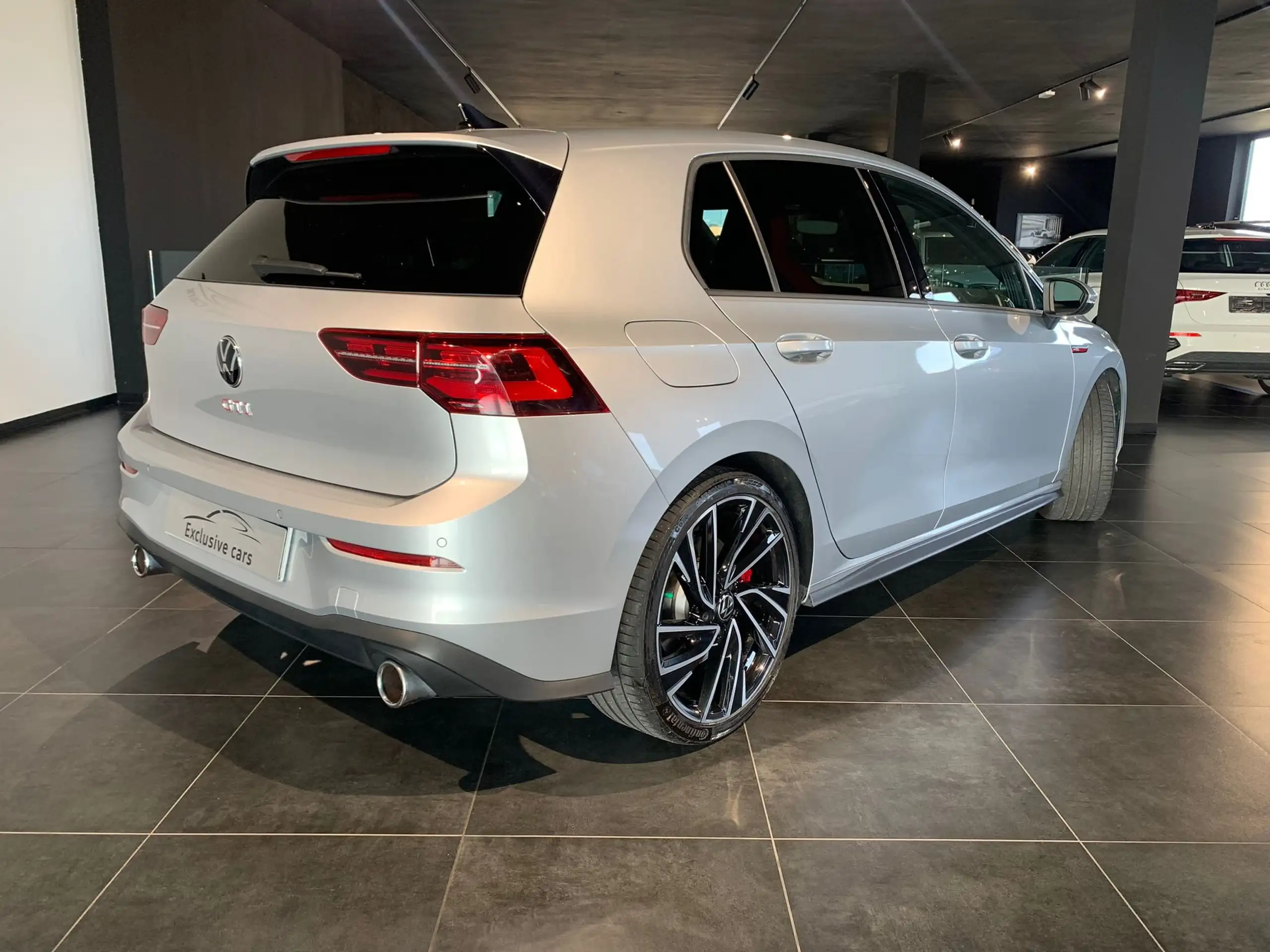 Volkswagen - Golf GTI