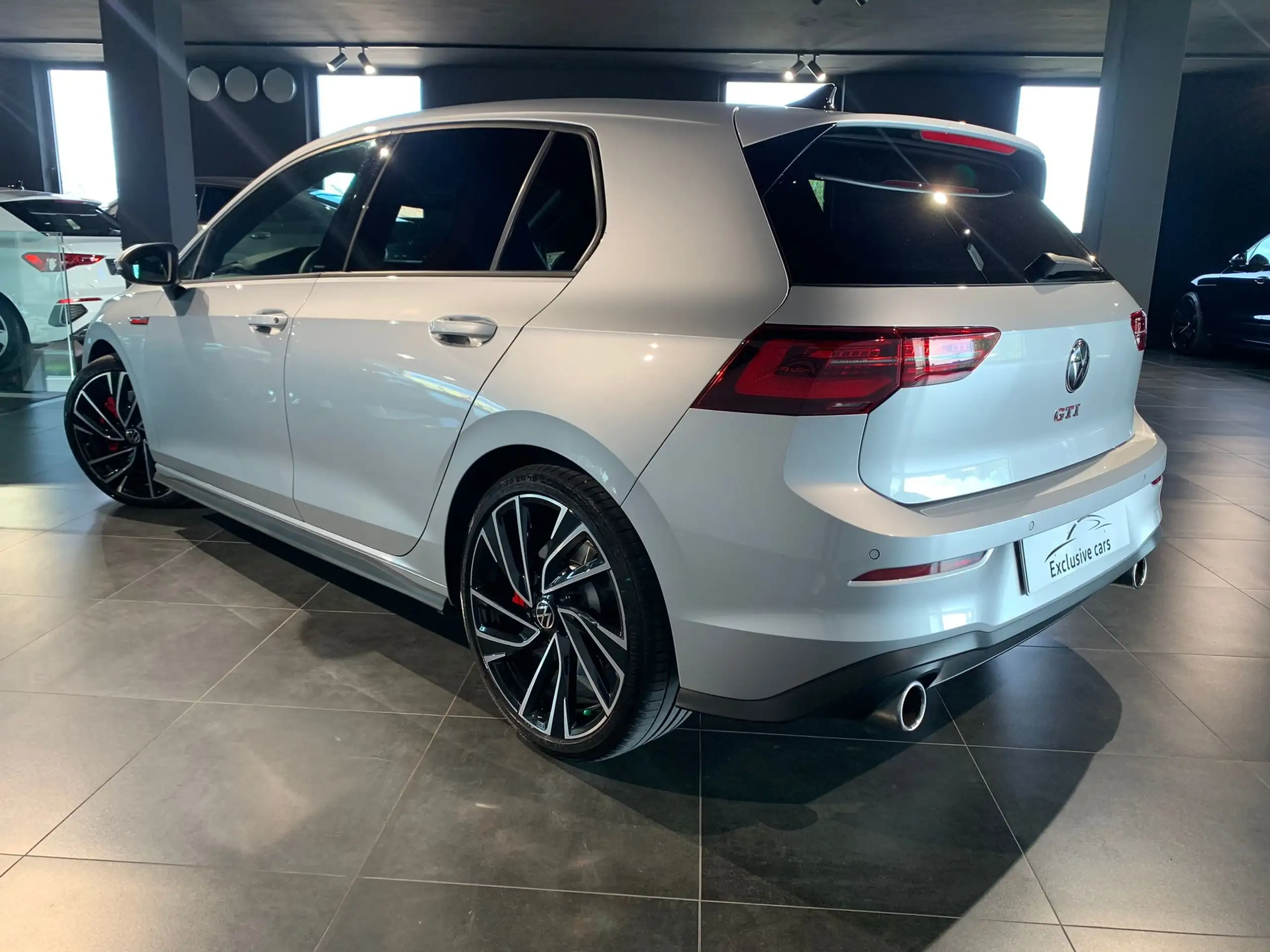 Volkswagen - Golf GTI