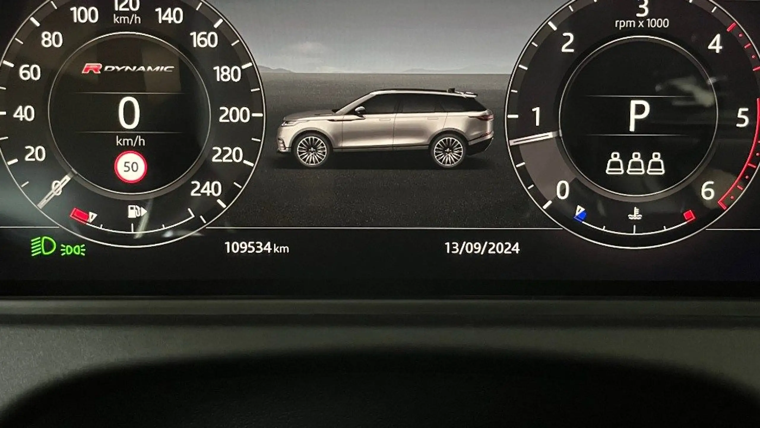 Land Rover - Range Rover Velar