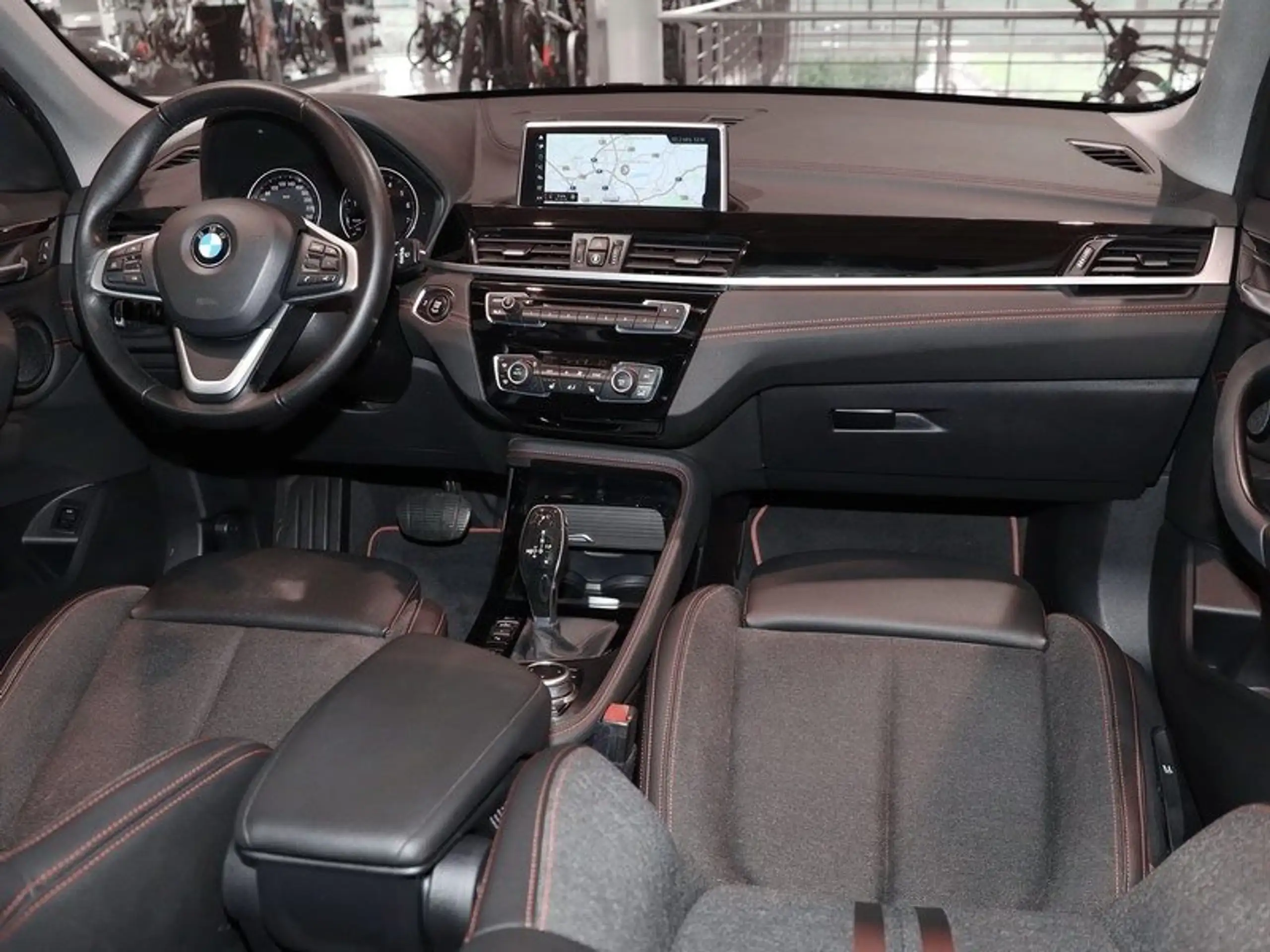 BMW - X1