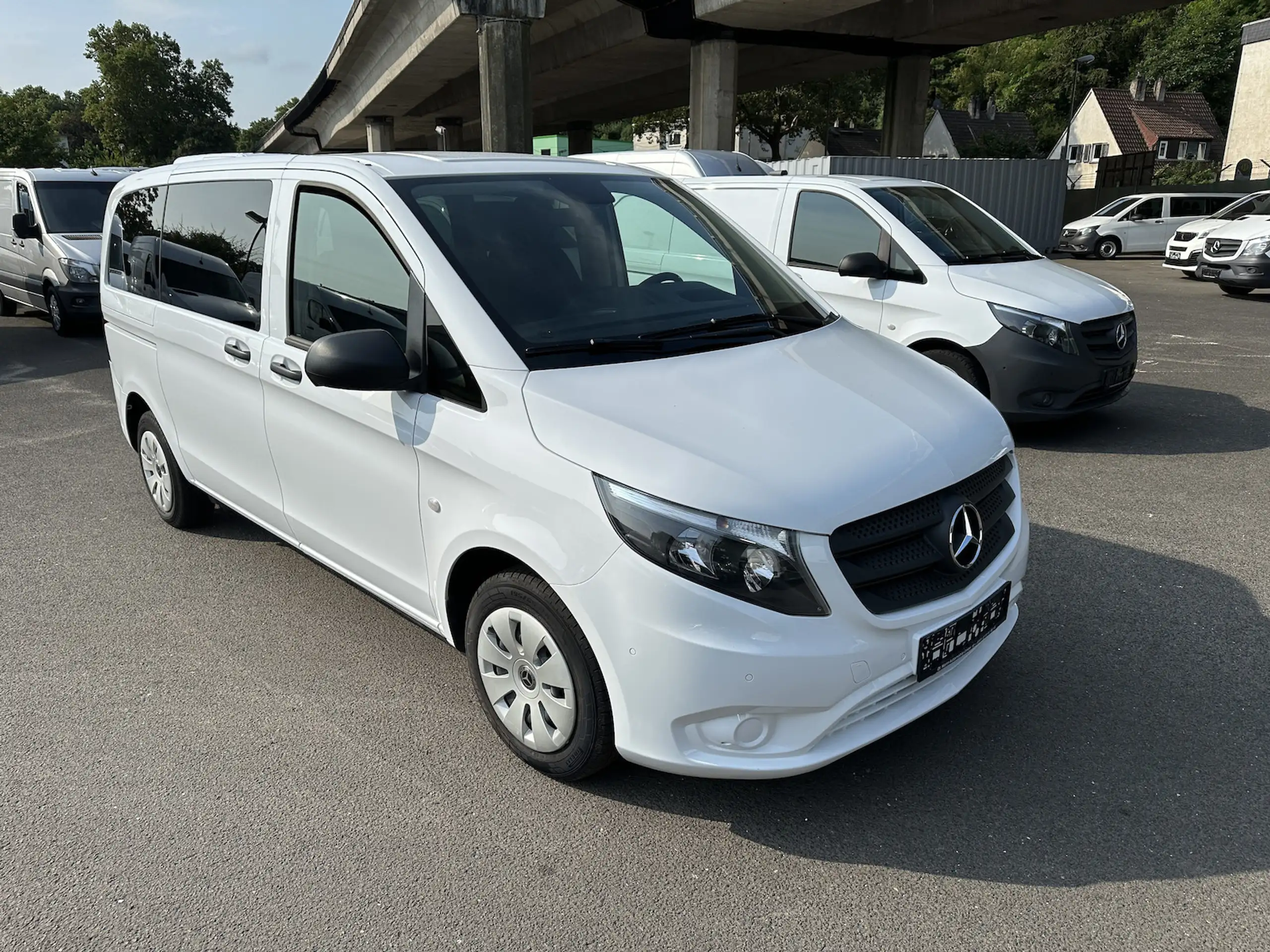 Mercedes-Benz - Vito