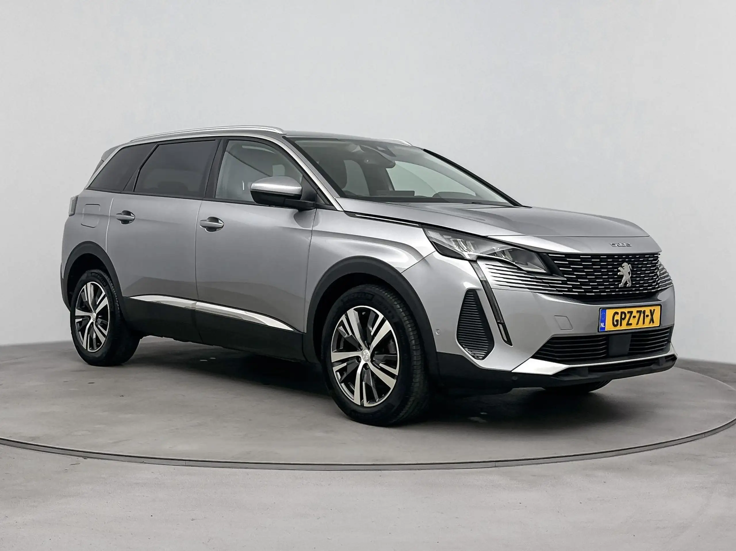 Peugeot - 5008