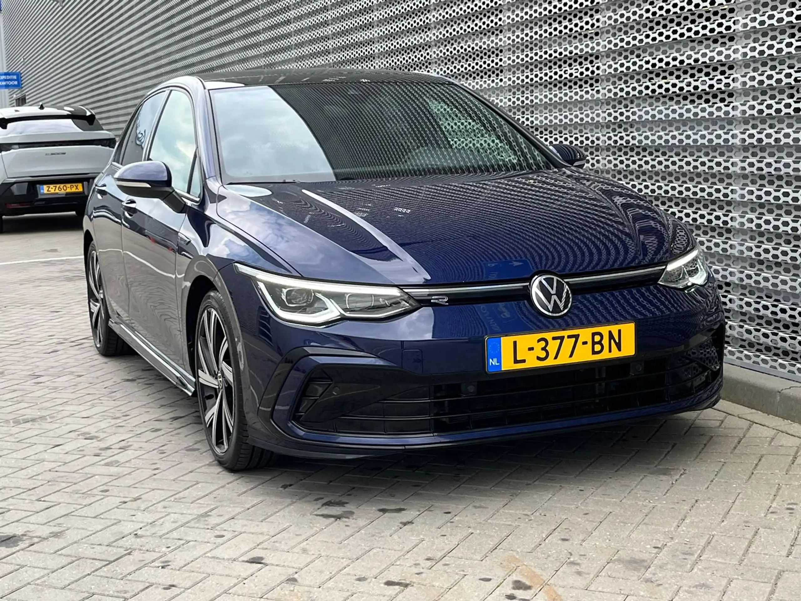 Volkswagen - Golf