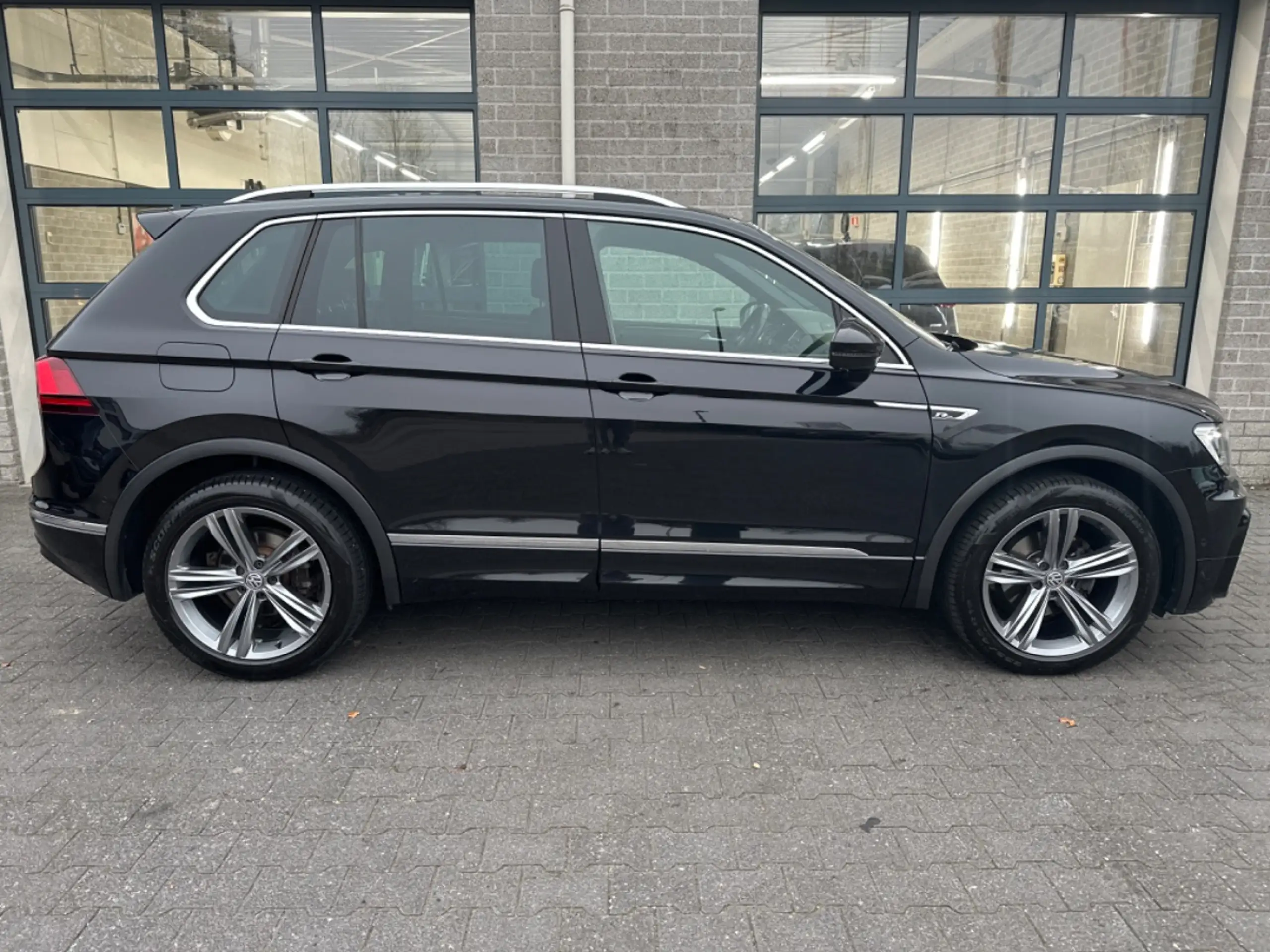 Volkswagen - Tiguan