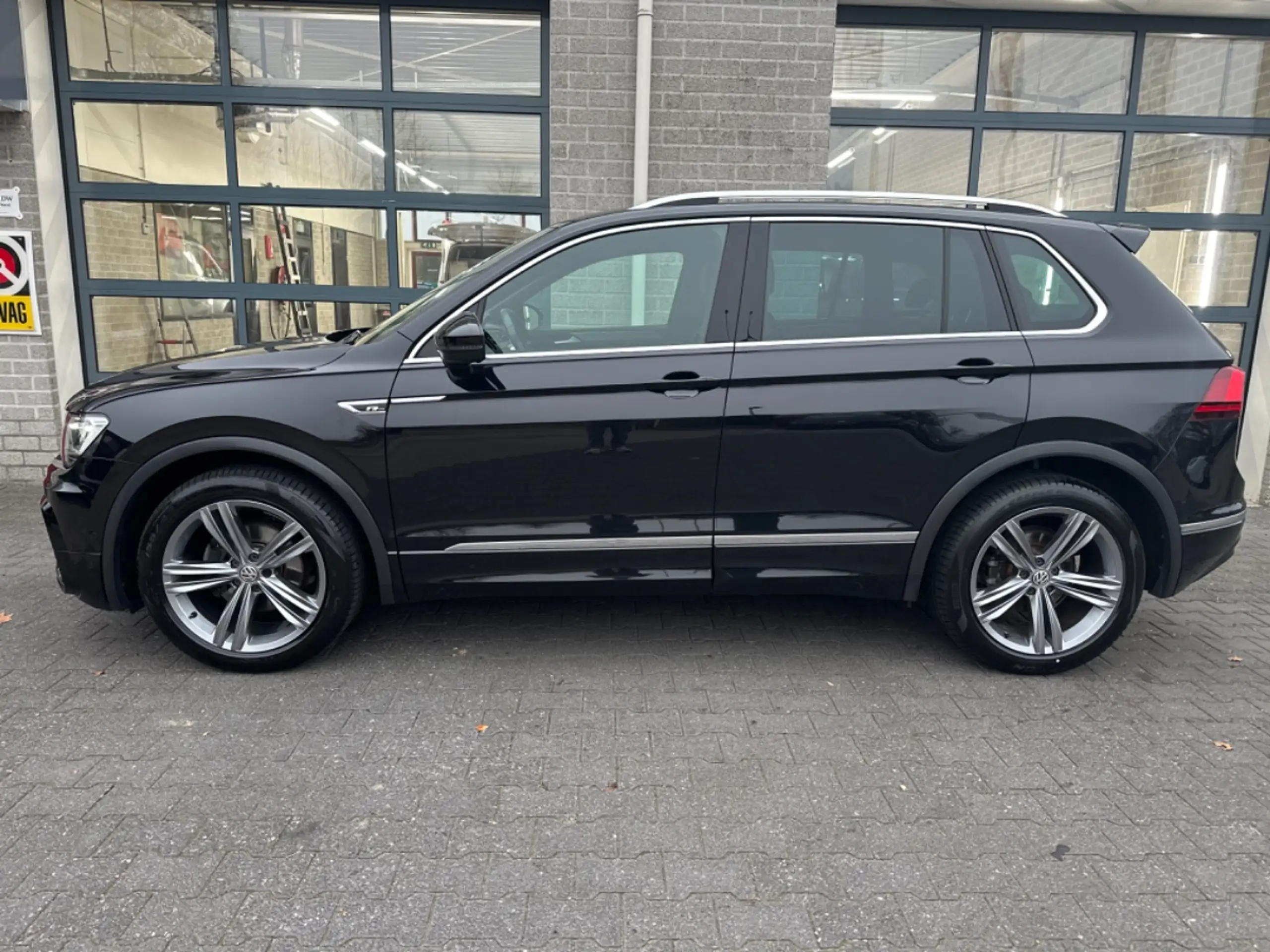 Volkswagen - Tiguan