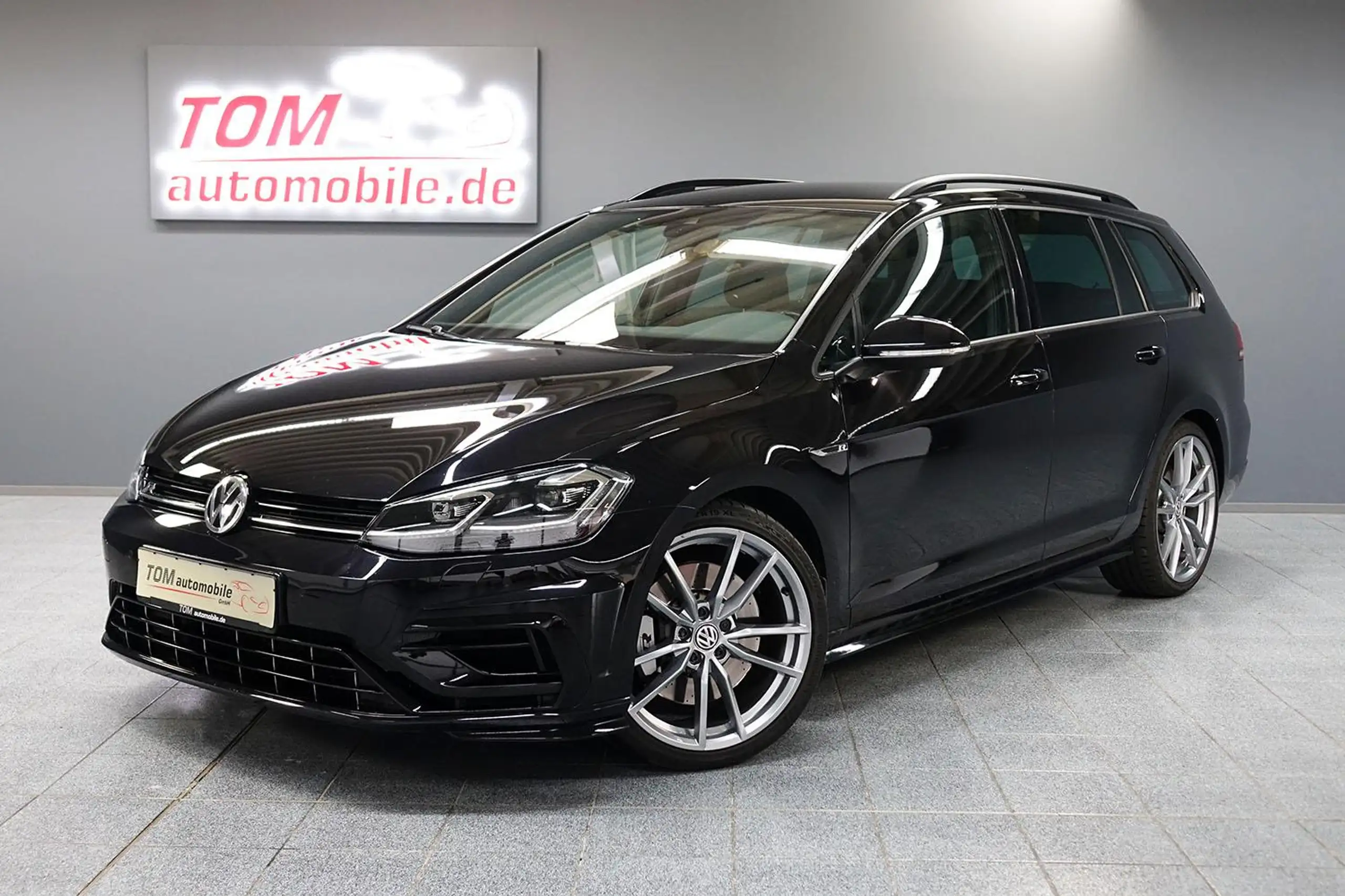 Volkswagen - Golf