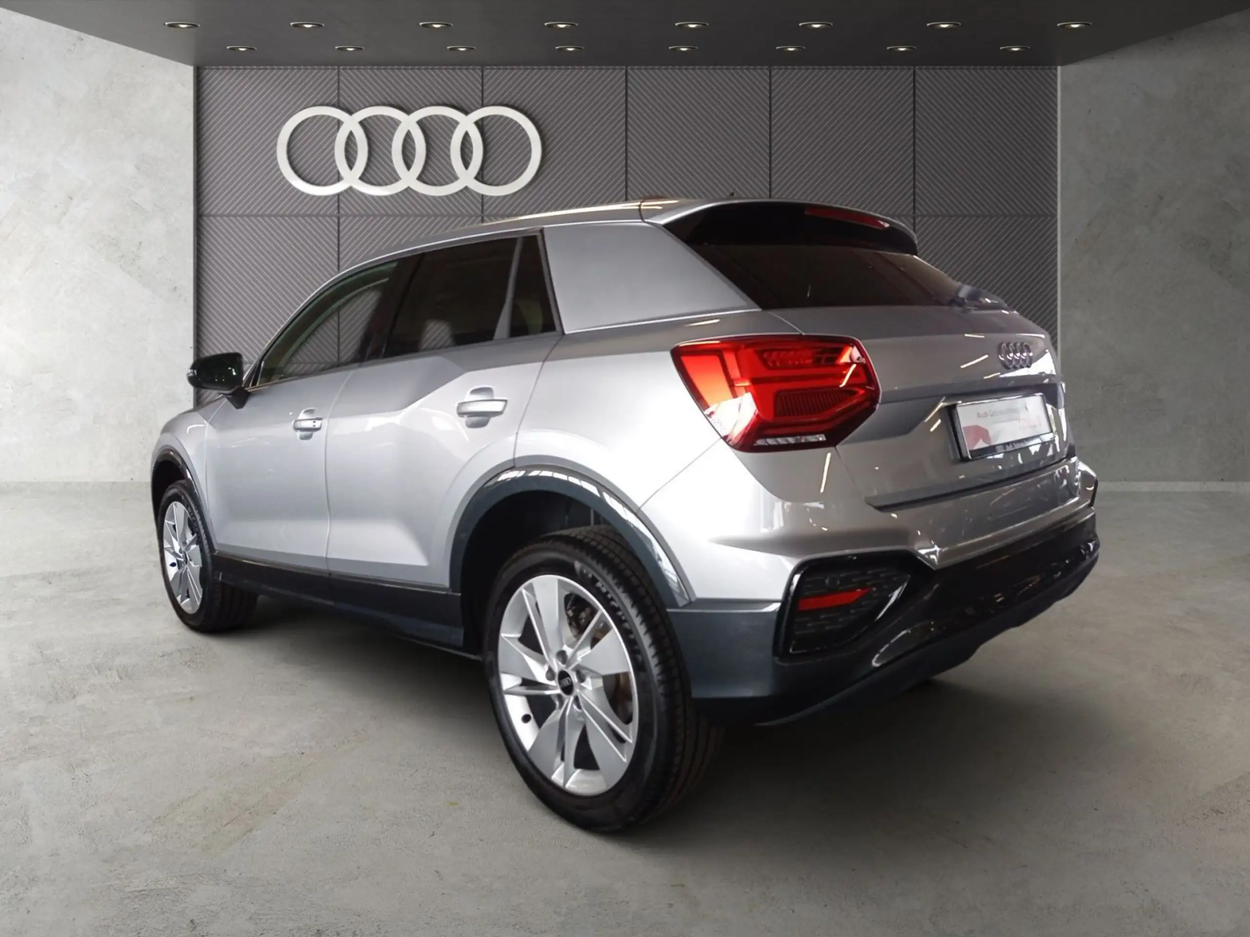 Audi - Q2