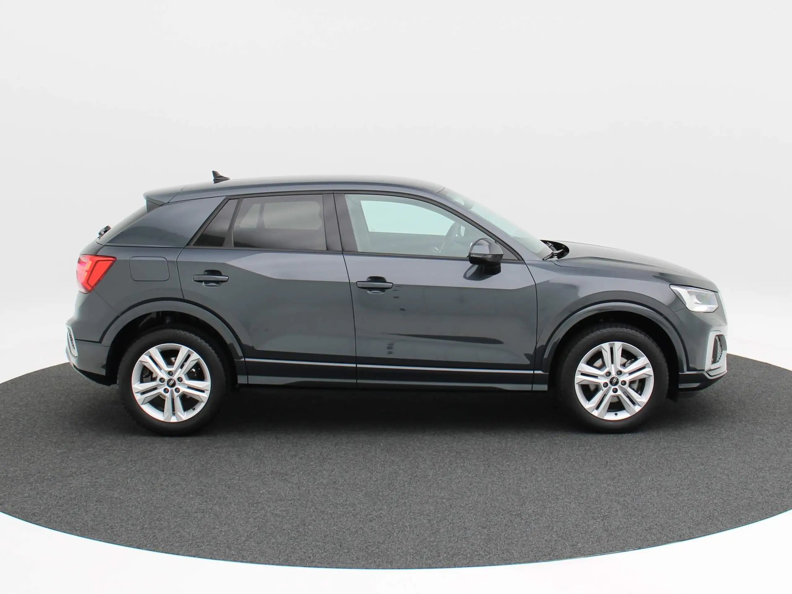 Audi - Q2