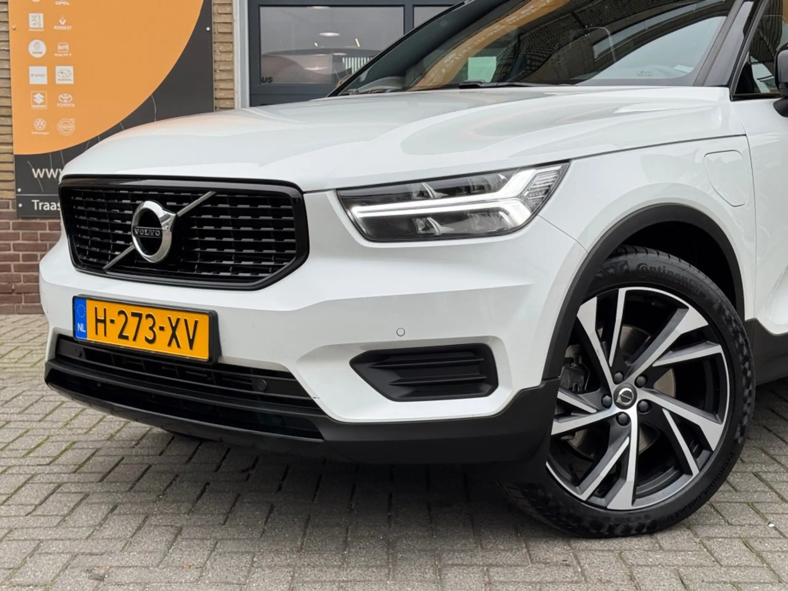 Volvo - XC40