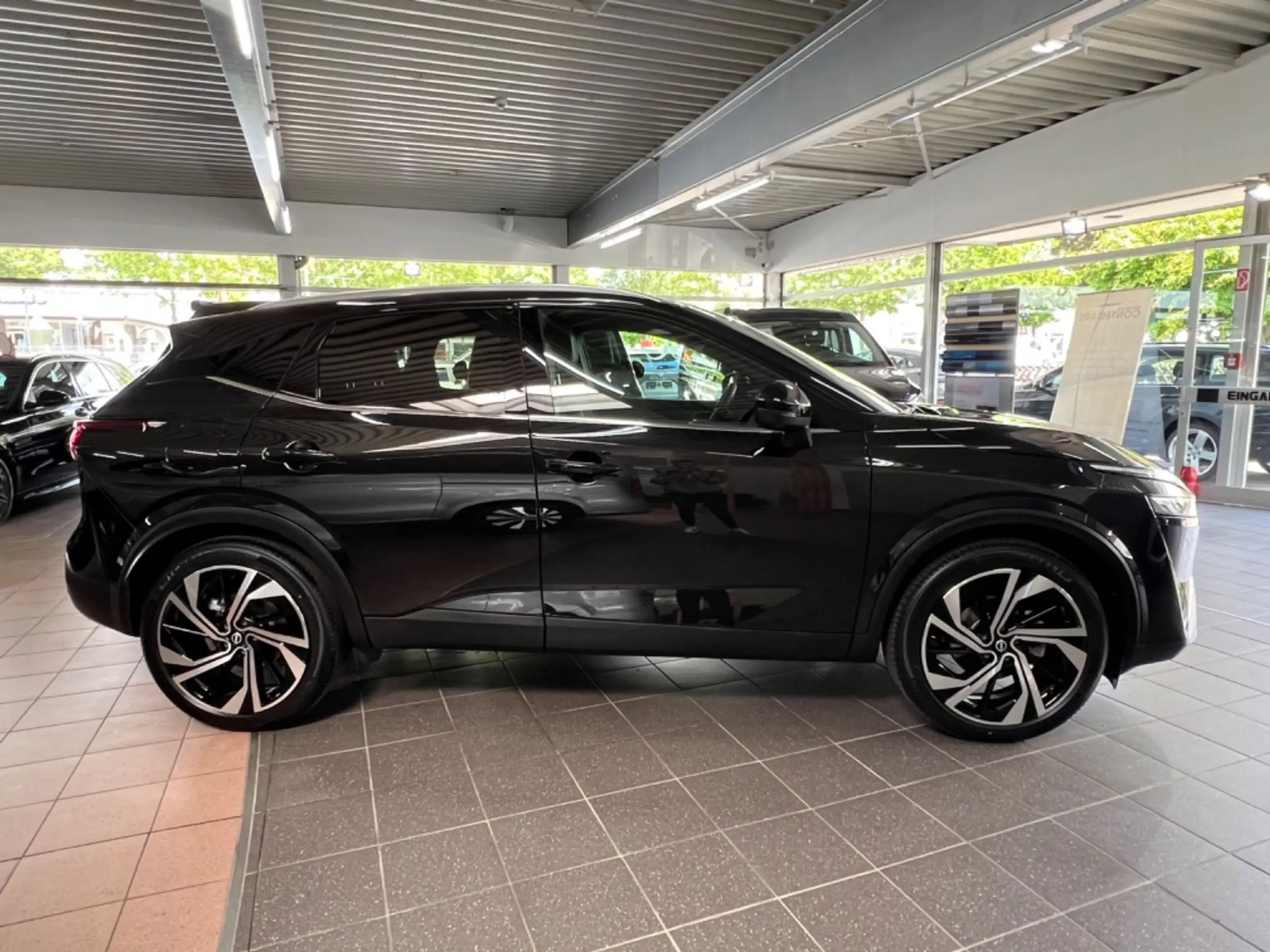 Nissan - Qashqai