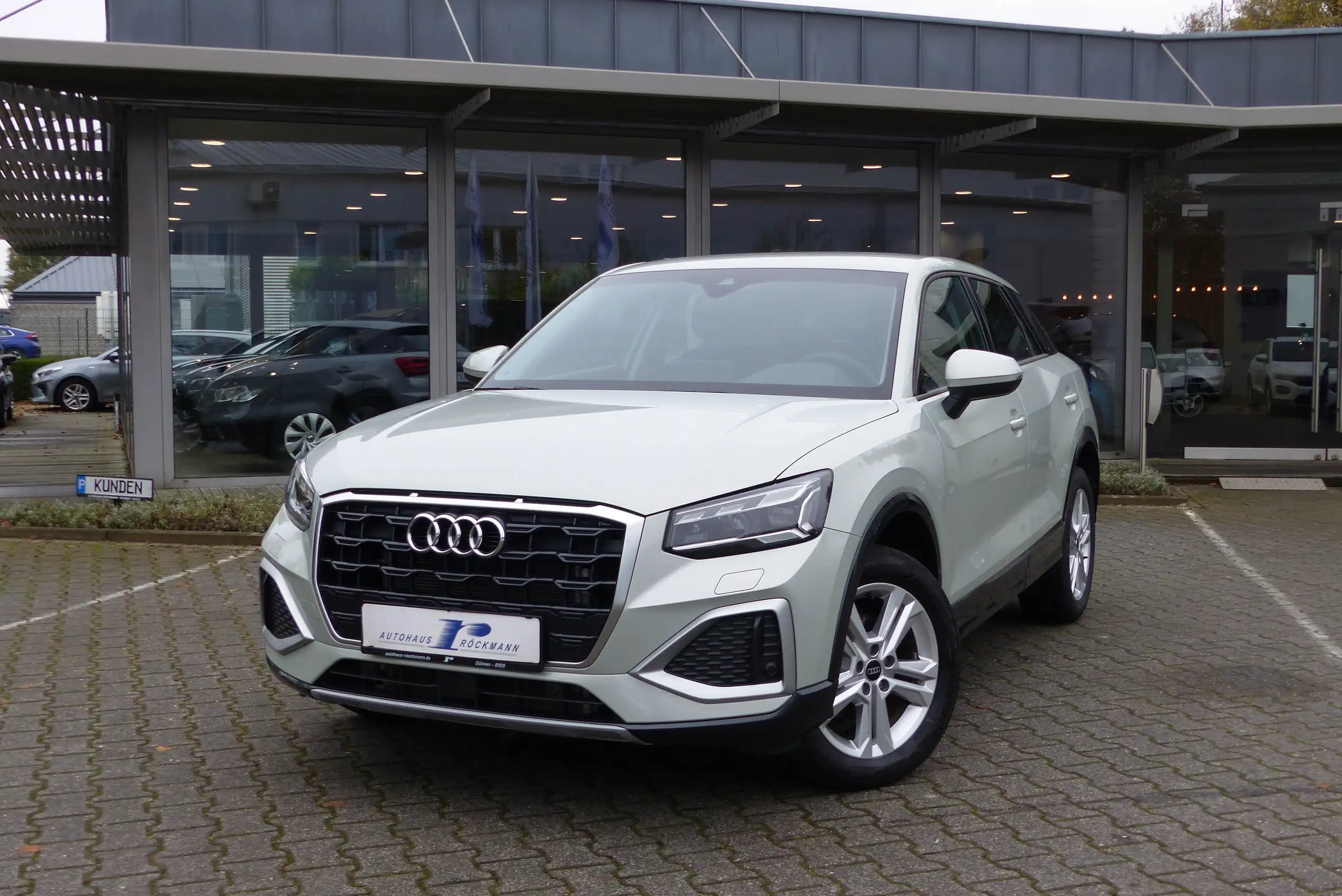 Audi - Q2