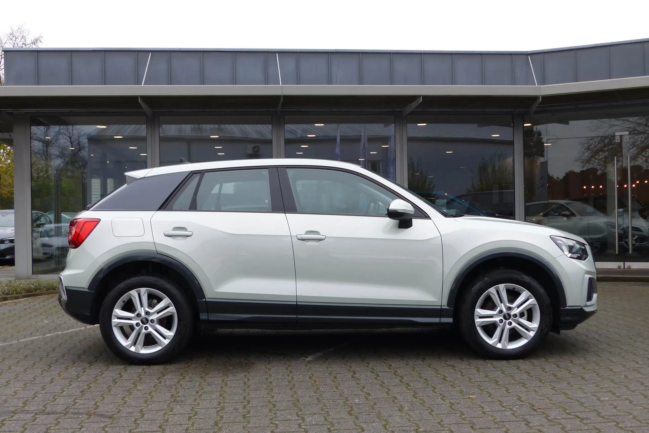 Audi - Q2