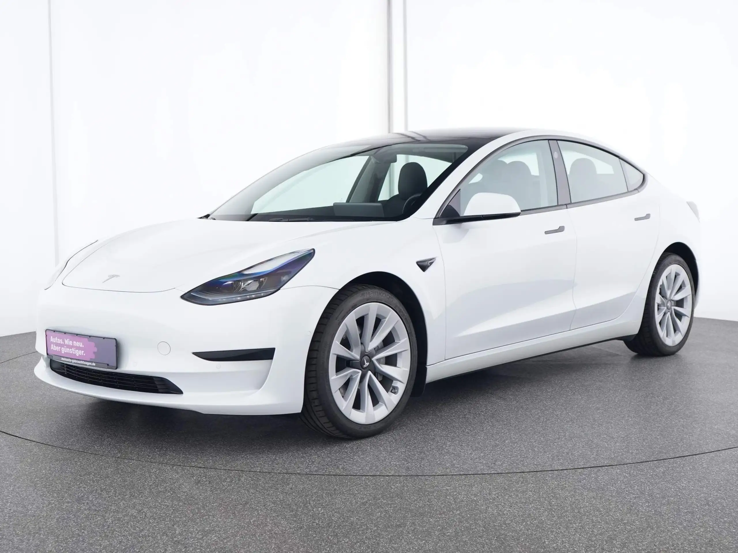 Tesla - Model 3