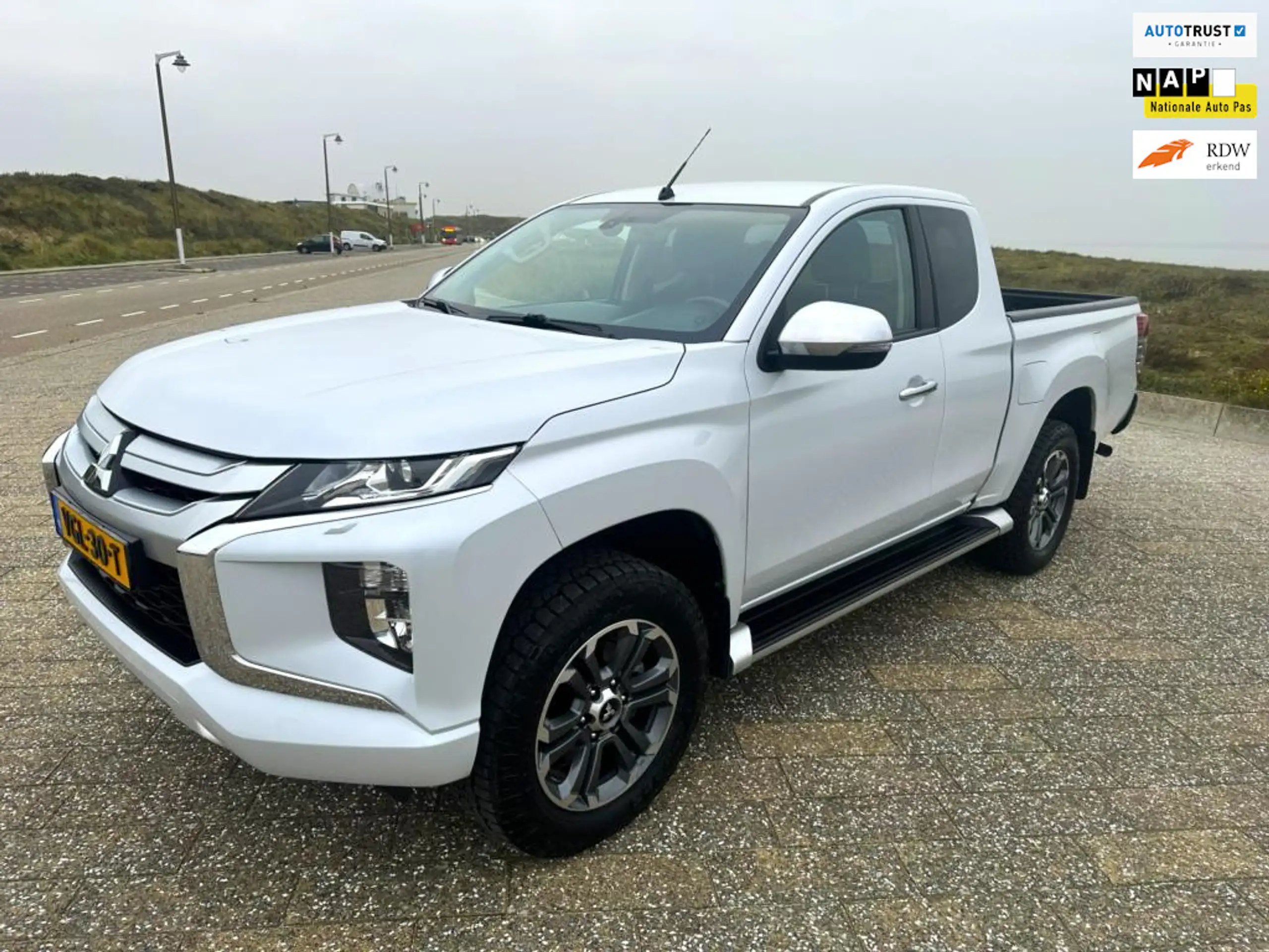 Mitsubishi - L200