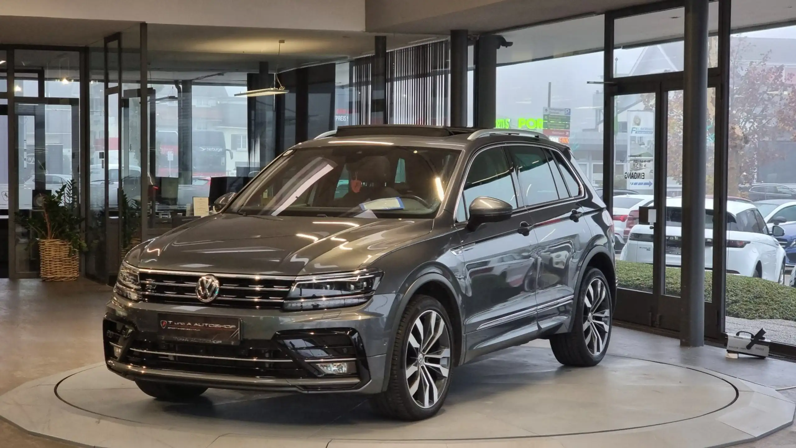 Volkswagen - Tiguan