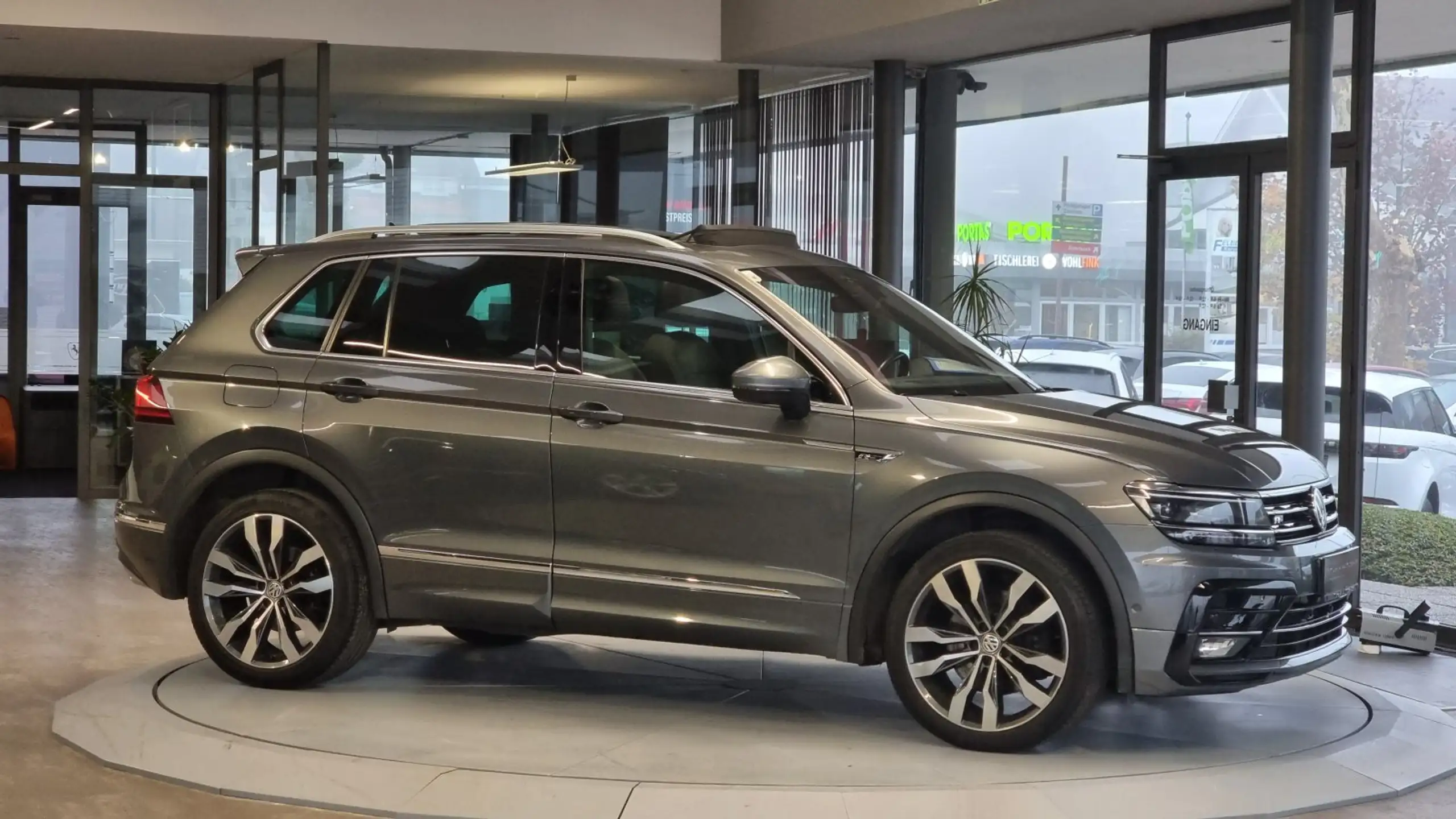 Volkswagen - Tiguan