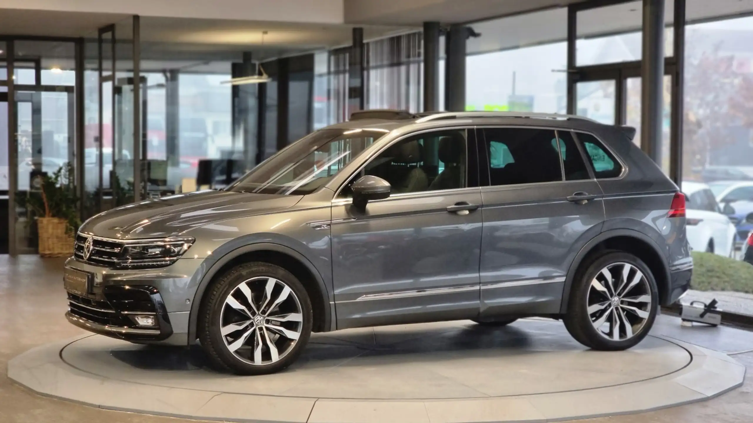 Volkswagen - Tiguan