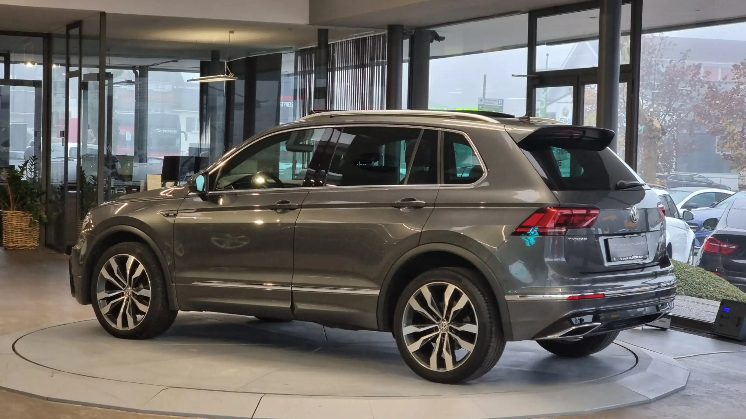 Volkswagen - Tiguan