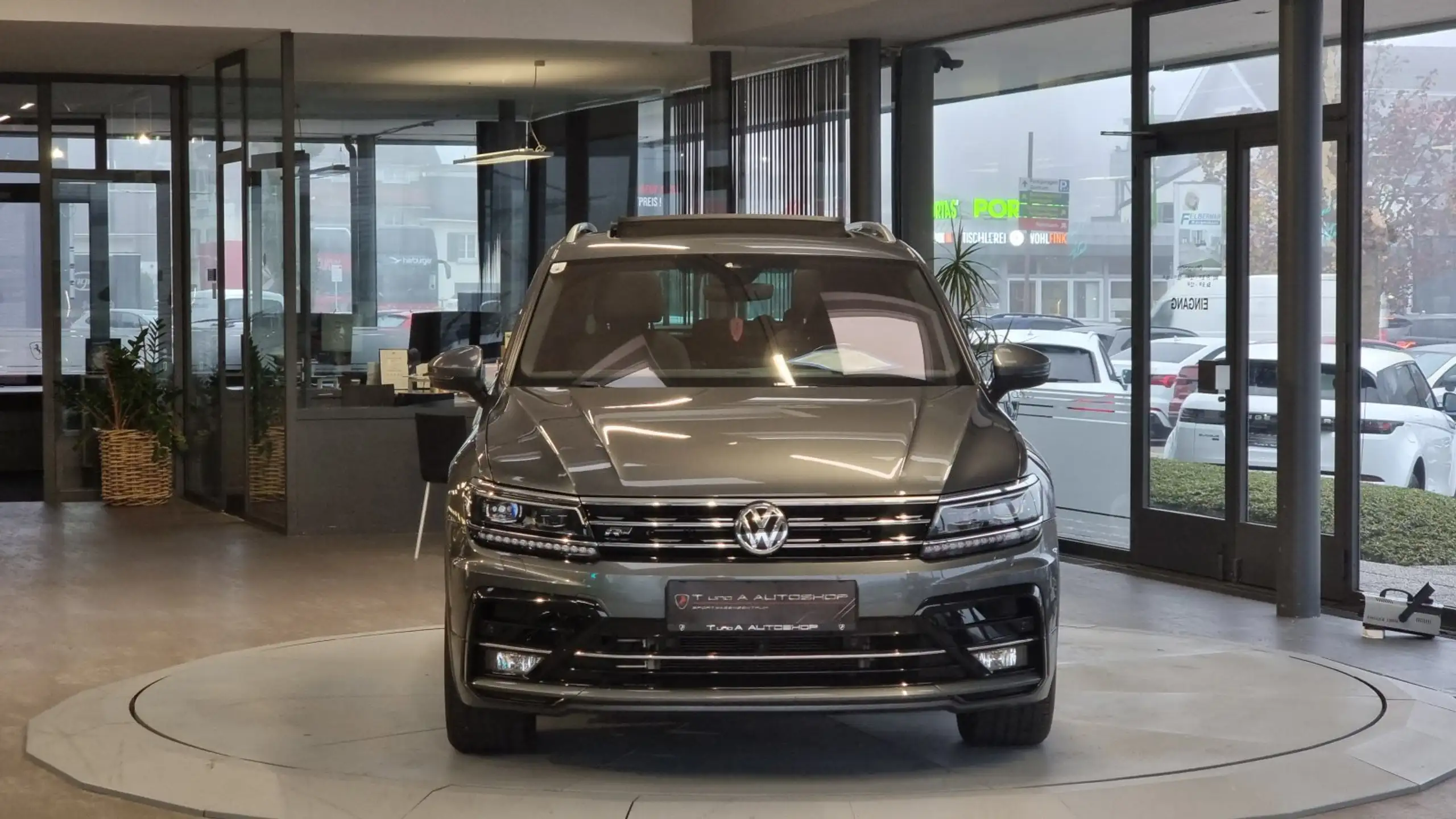 Volkswagen - Tiguan